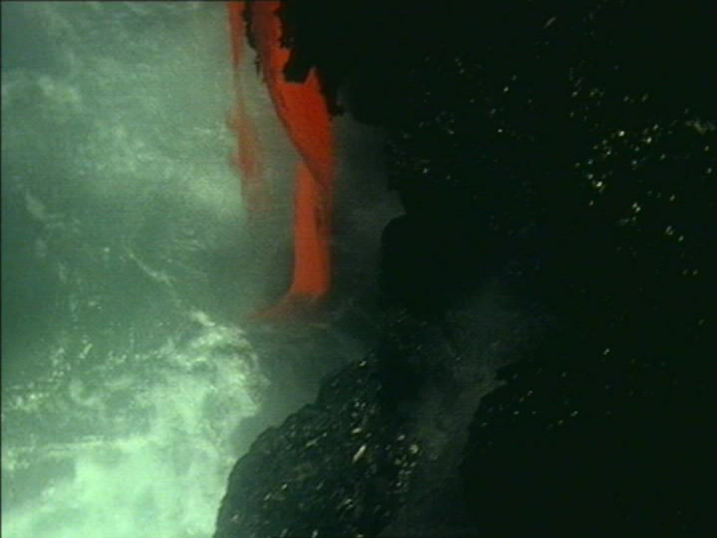 967828696 / Volcanic Eruption / Galápagos