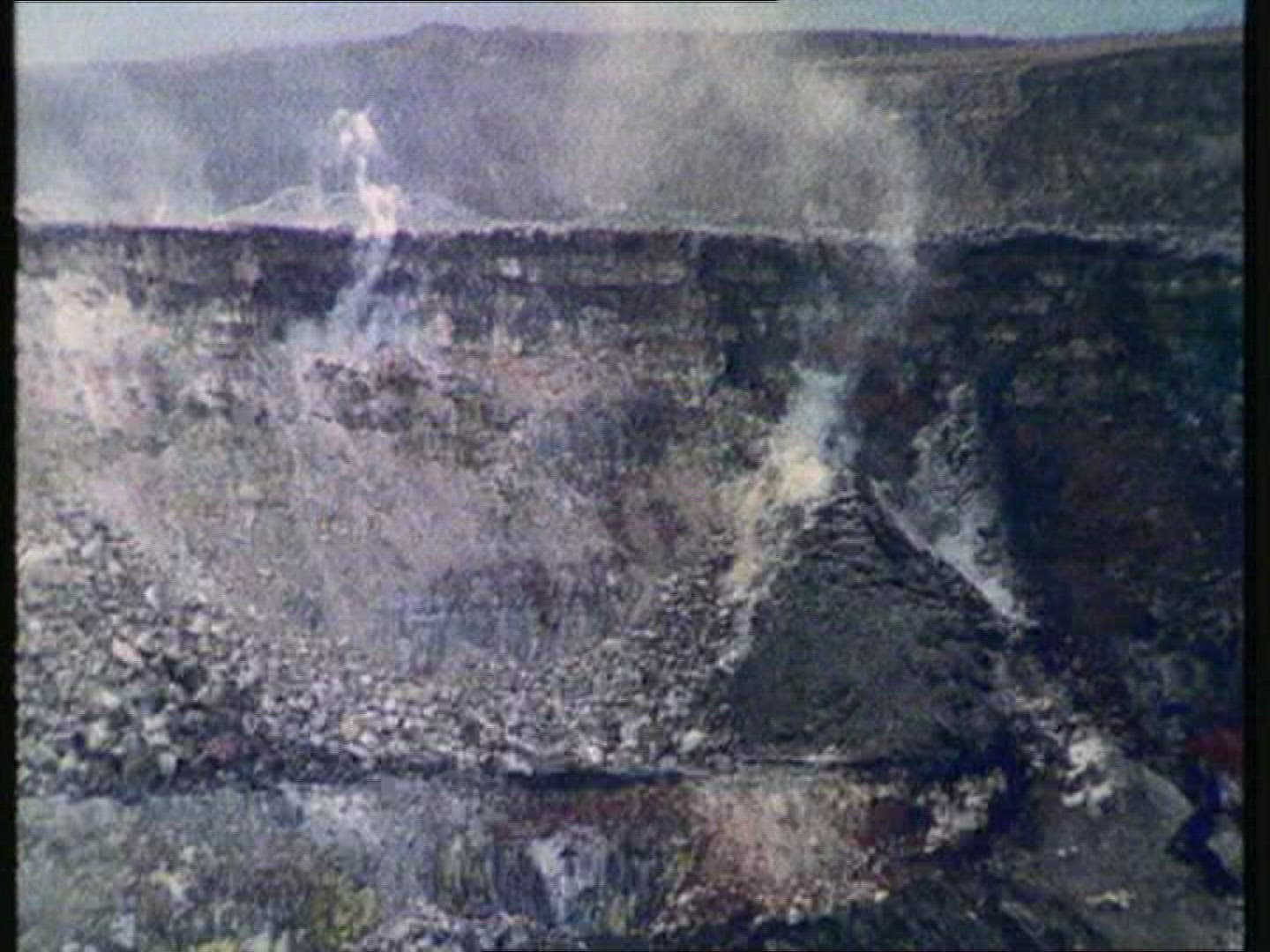 270234654 / Vulcano / Lava / Volcanic Eruption