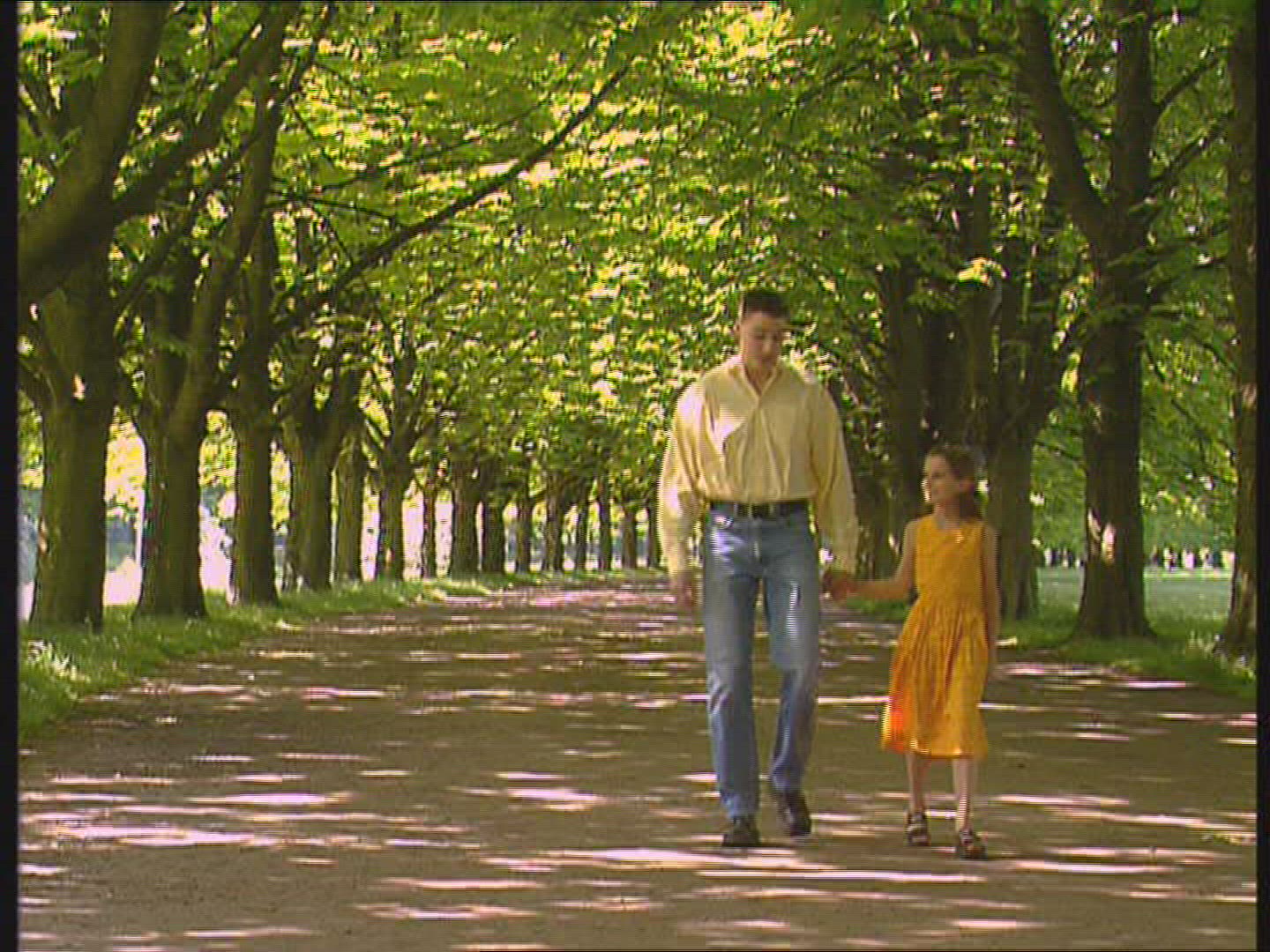 594107329 / Family / Promenade / Park