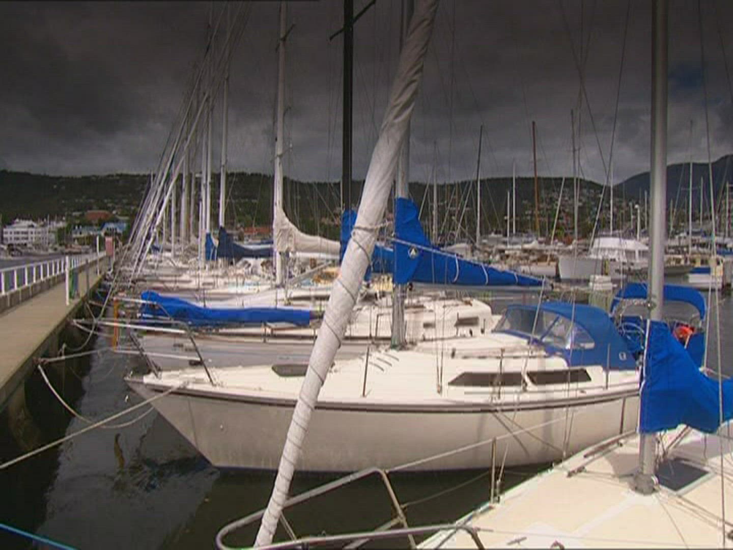 209925758 / Sailing Boat / Harbor