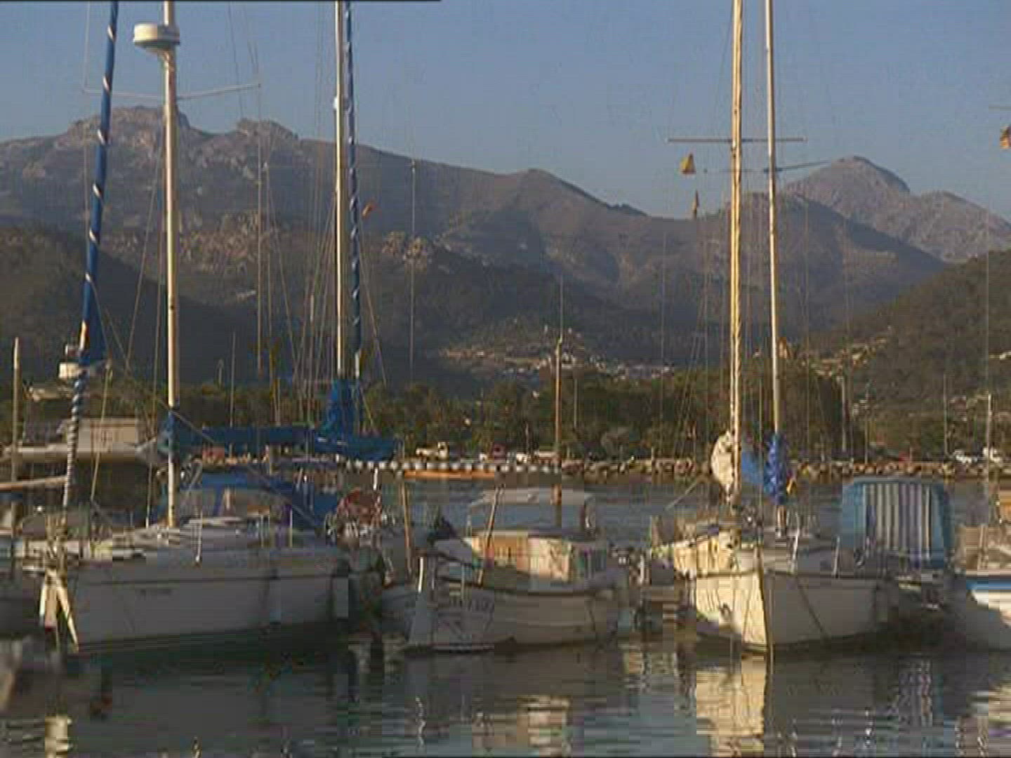 591293819 / Sailing Boat / Harbor