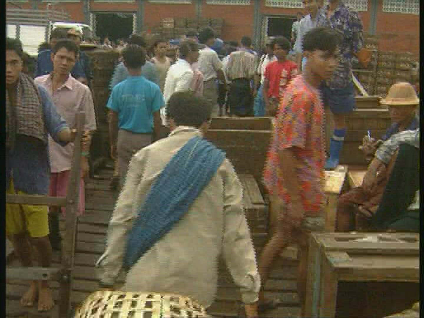 118277056 / People / Landing Point / Myanmar
