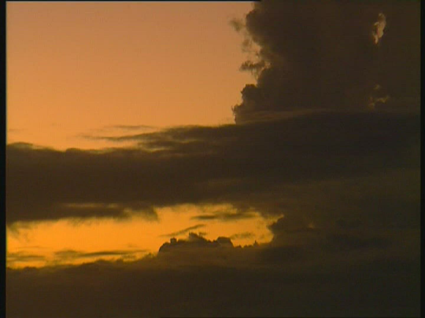 135558285 / Cloud / Dusk
