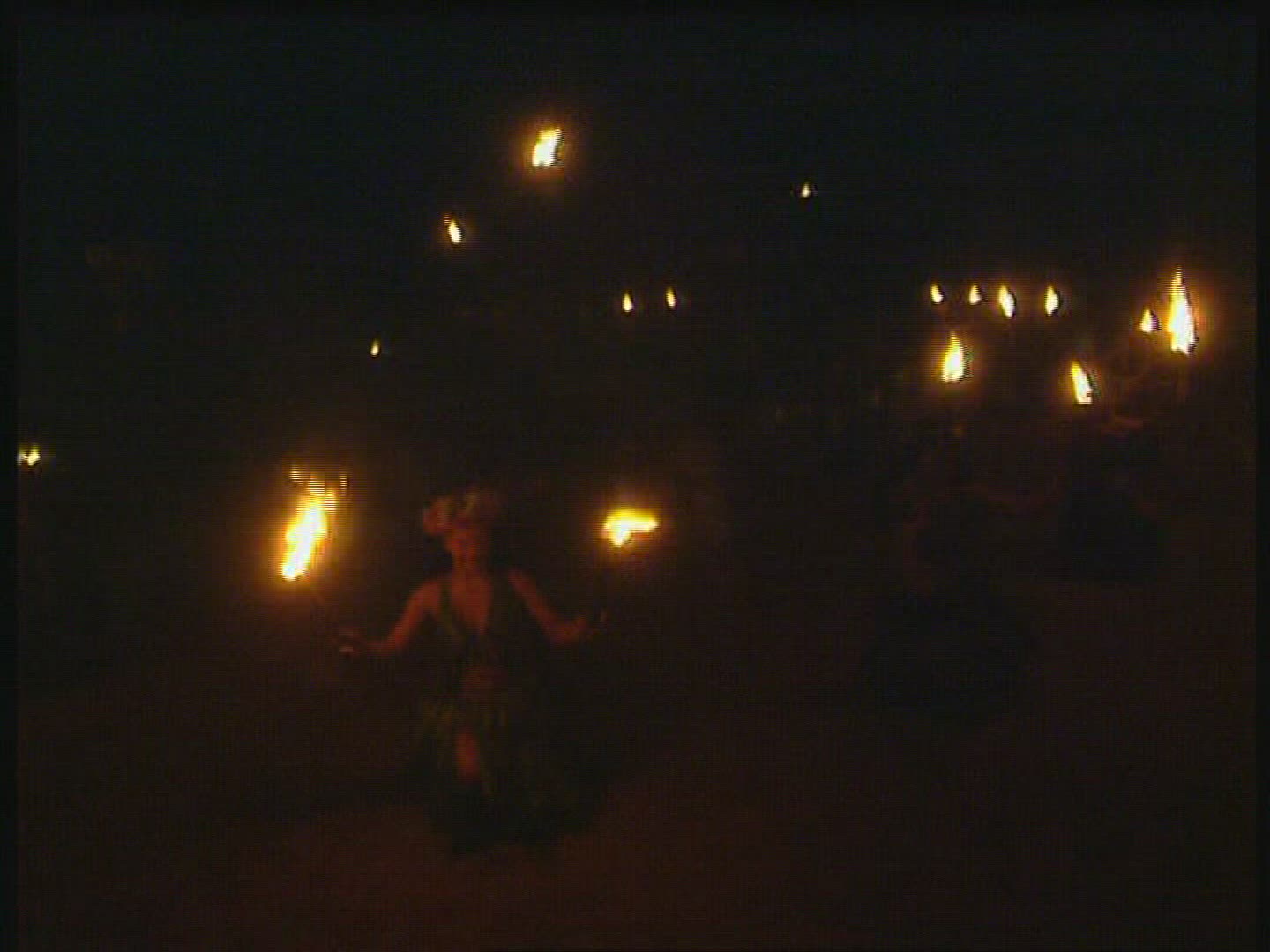 251018404 / Torch Dancing / Acrobatics / Tahiti