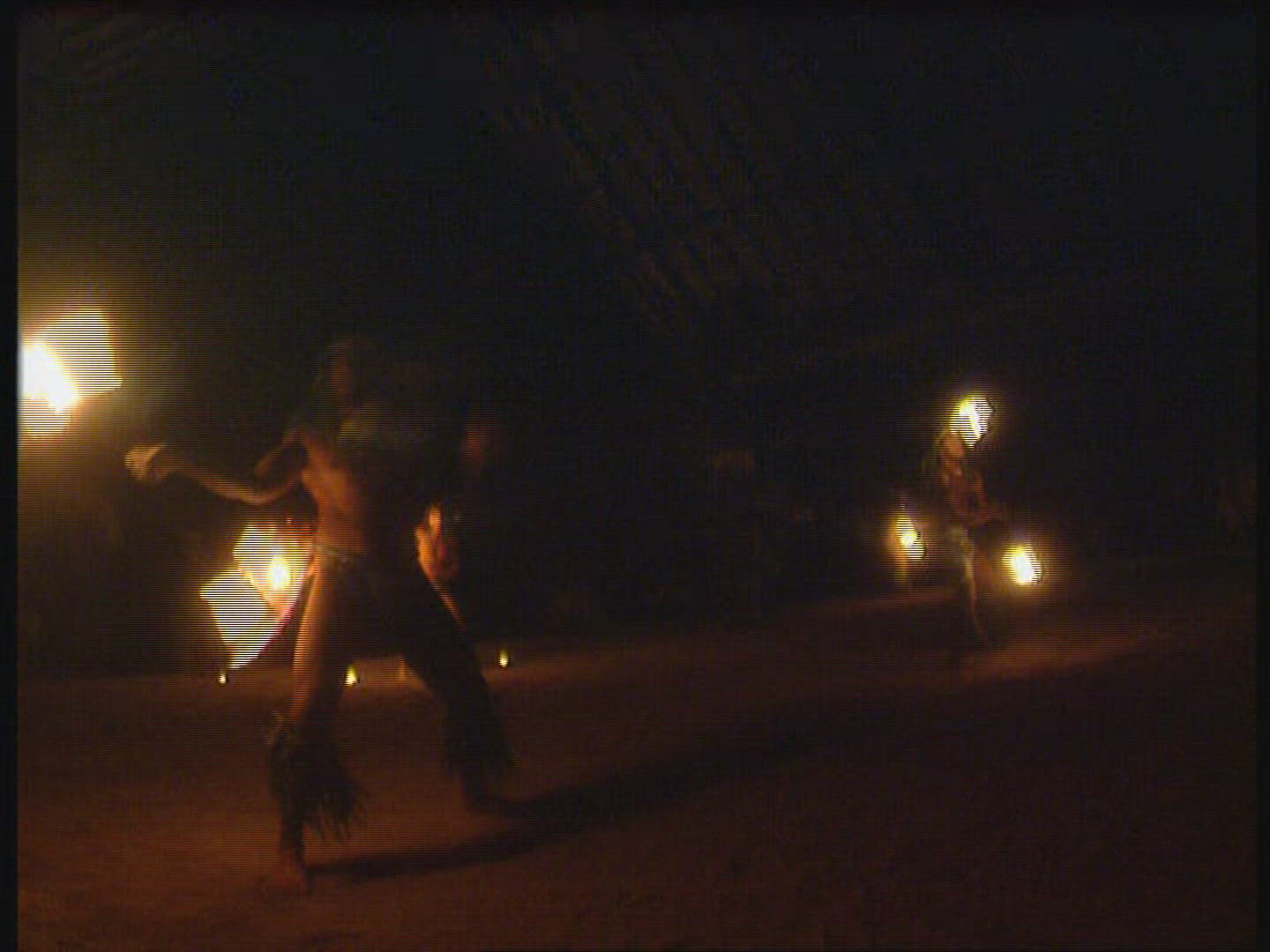 851151266 / Torch Dancing / Acrobatics / Tahiti