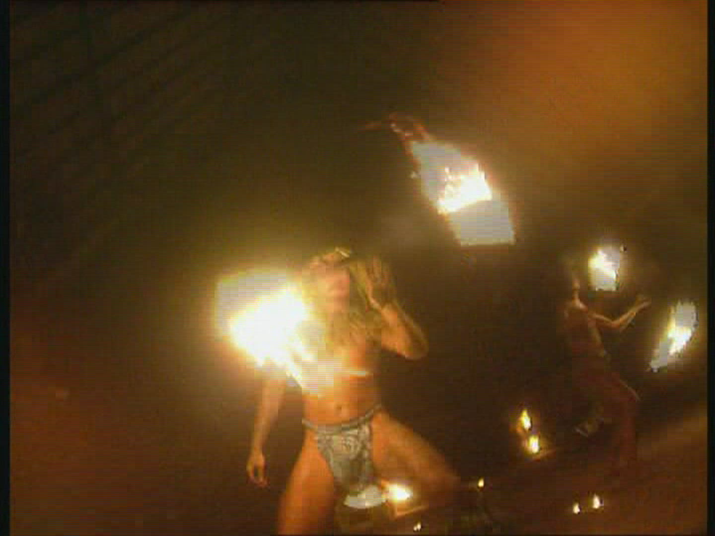 937475486 / Torch Dancing / Acrobatics / Tahiti