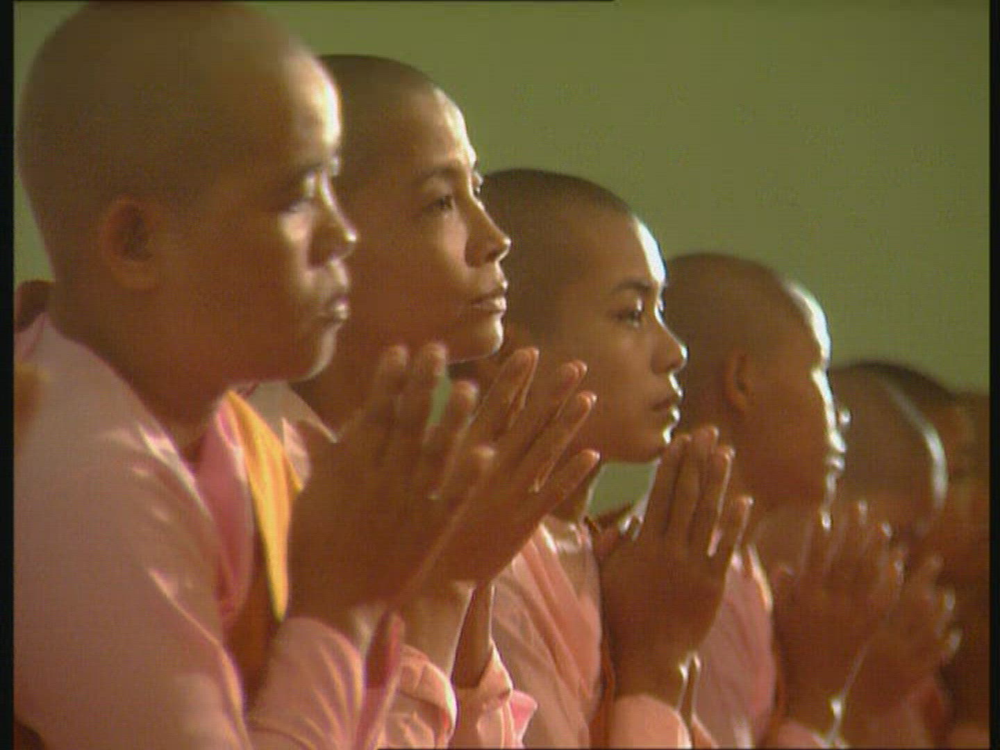 444140771 / Nun / Prayer / Buddhism / Myanmar