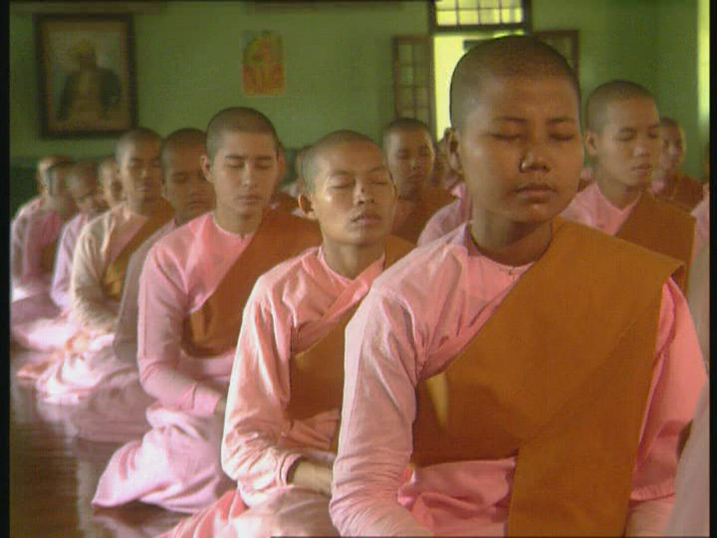 359743081 / Nun / Meditation / Buddhism / Myanmar