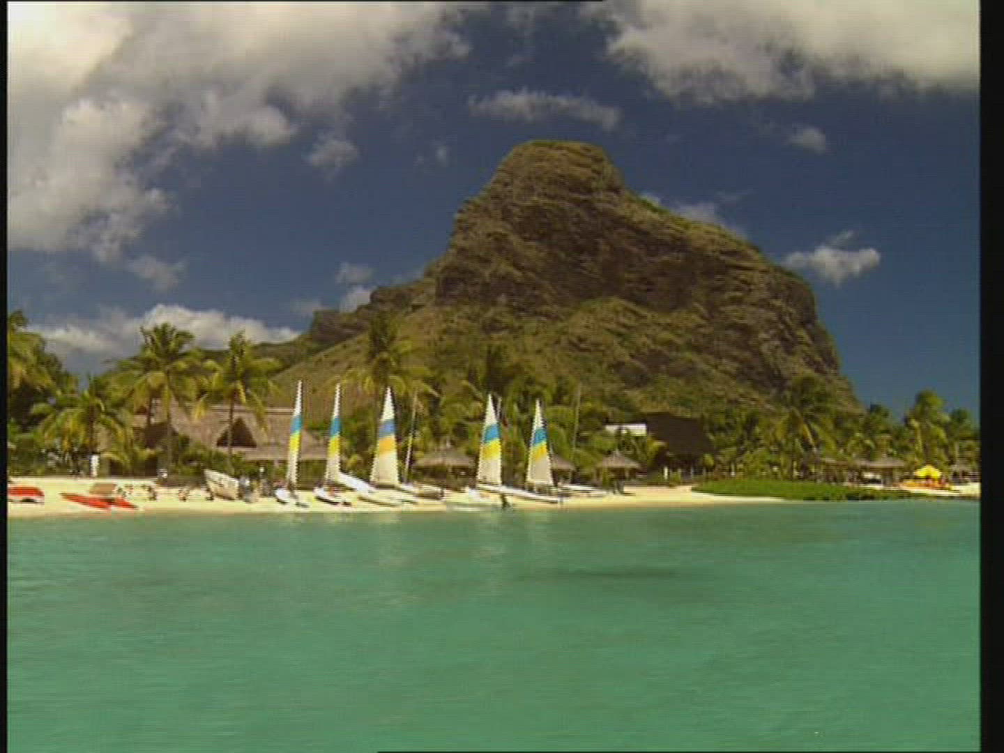 213475249 / Coast / Beach / Indian Ocean / Mauritius