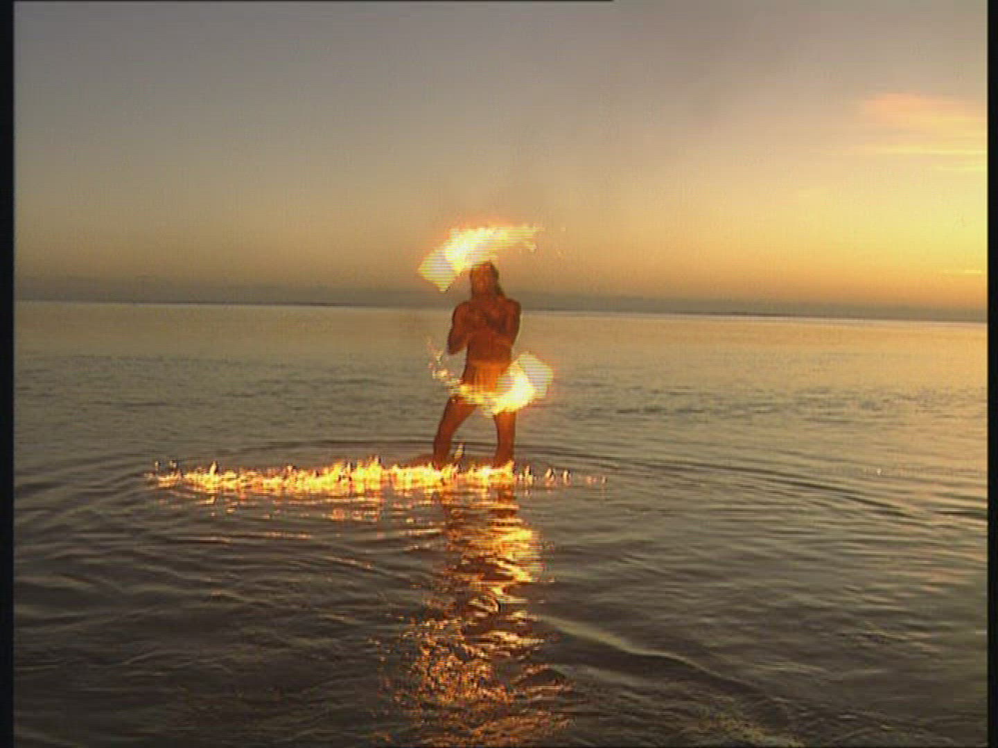 925635738 / Torch Dancing / Music / Acrobatics / Tahiti