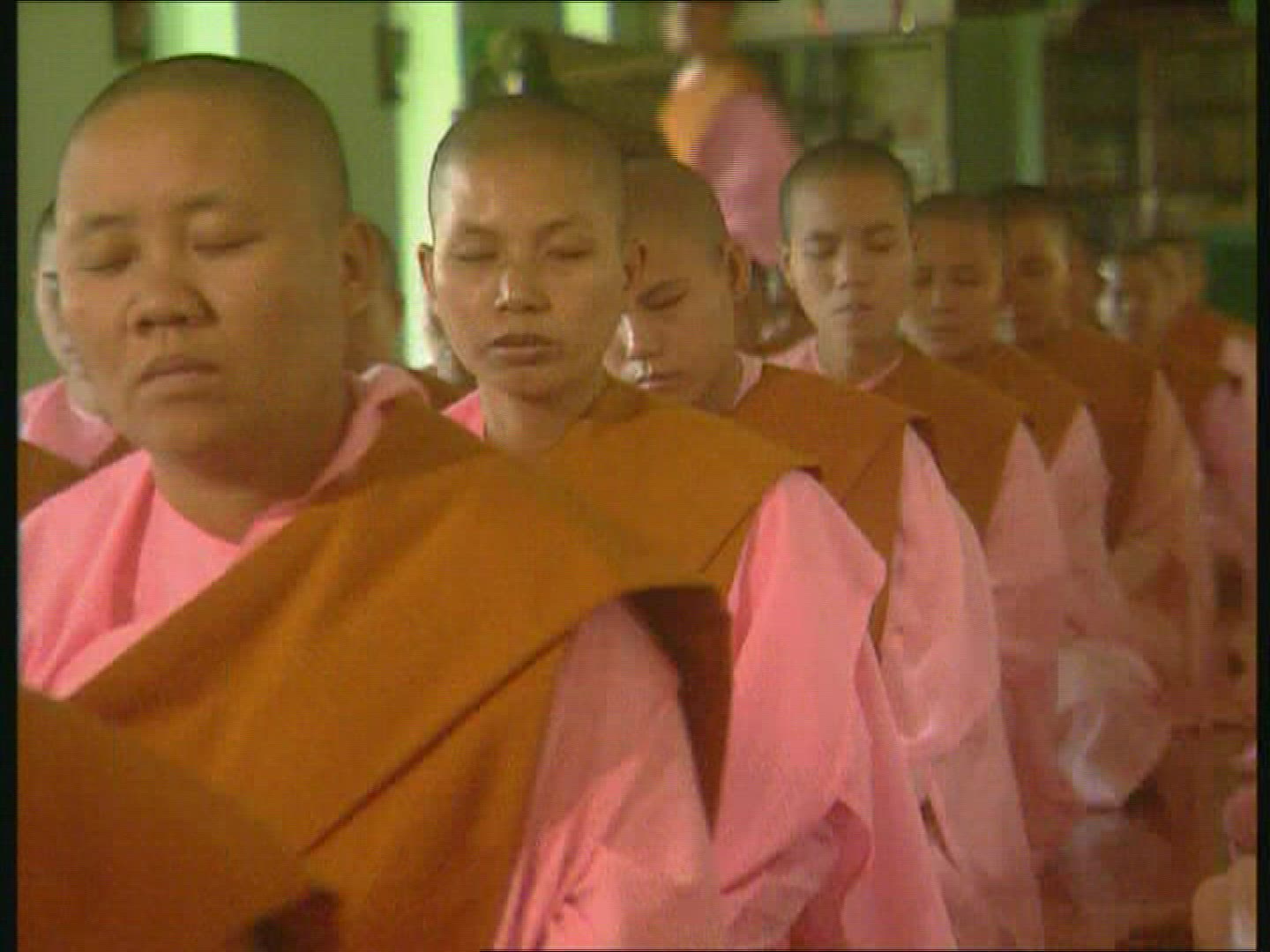 890279547 / Nun / Meditation / Buddhism / Myanmar
