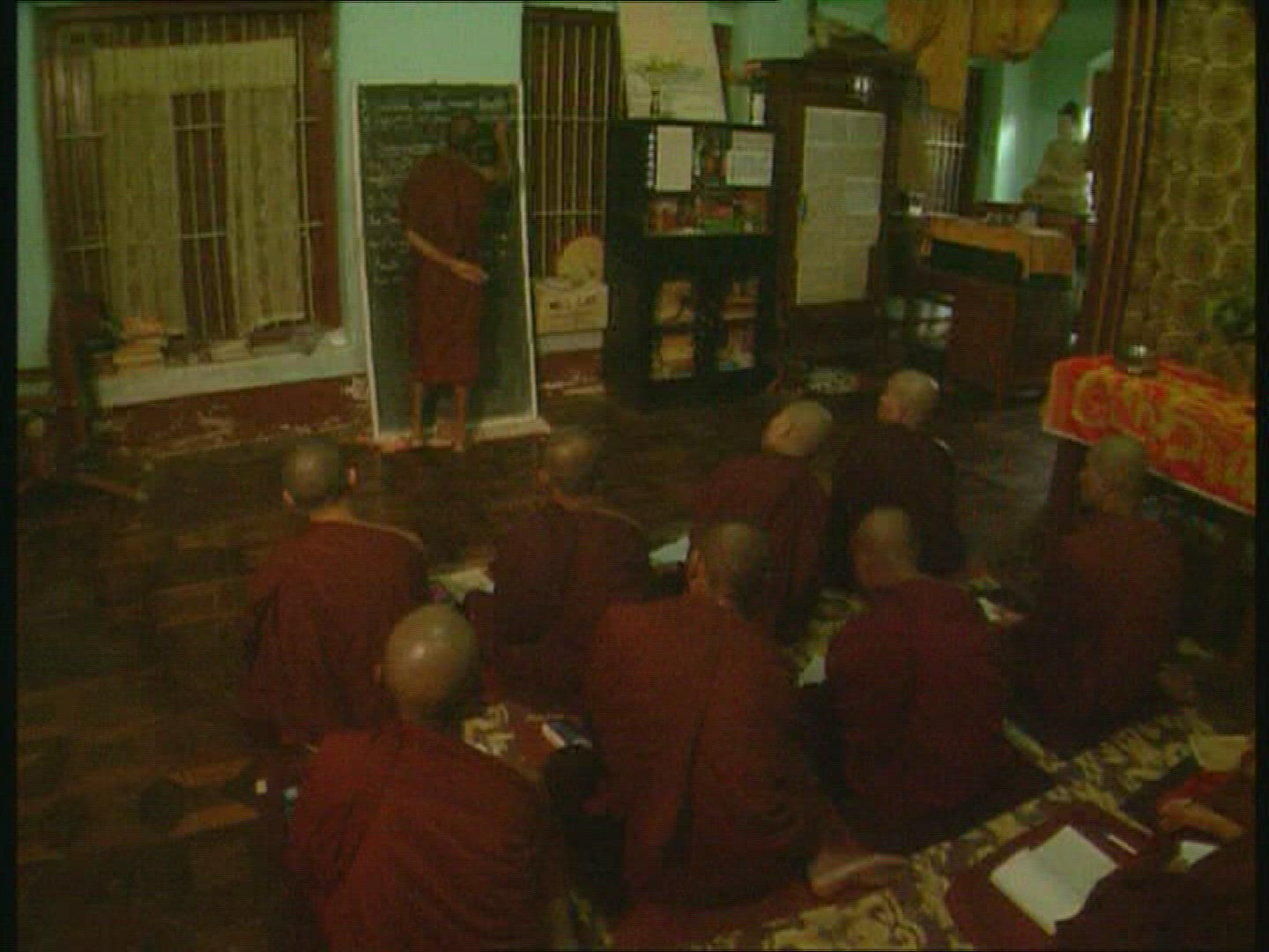 333586004 / Class / Mahagandayon Monastery / Myanmar