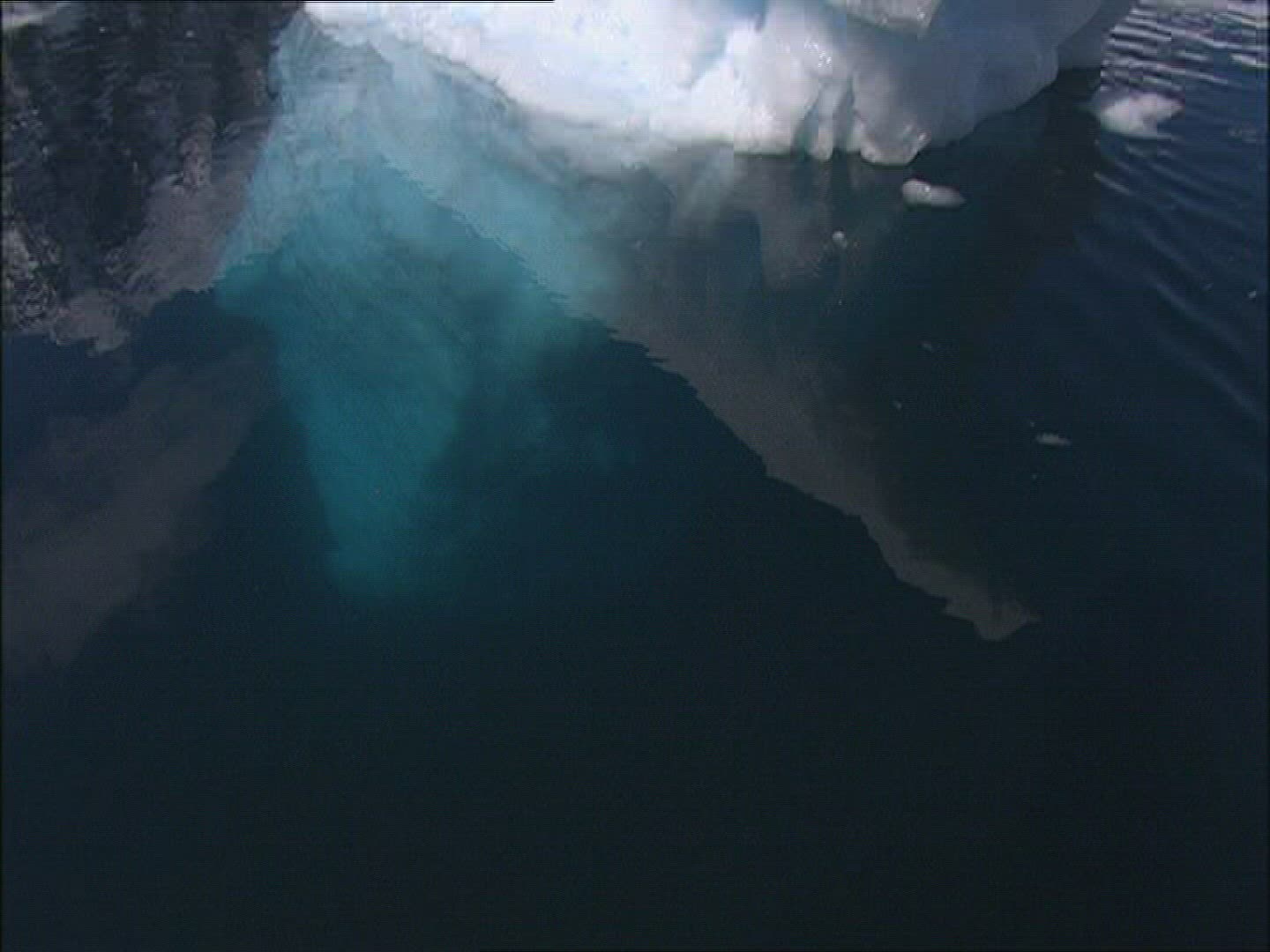 332445570 / Ice Formation / Polar Sea / Antarctic