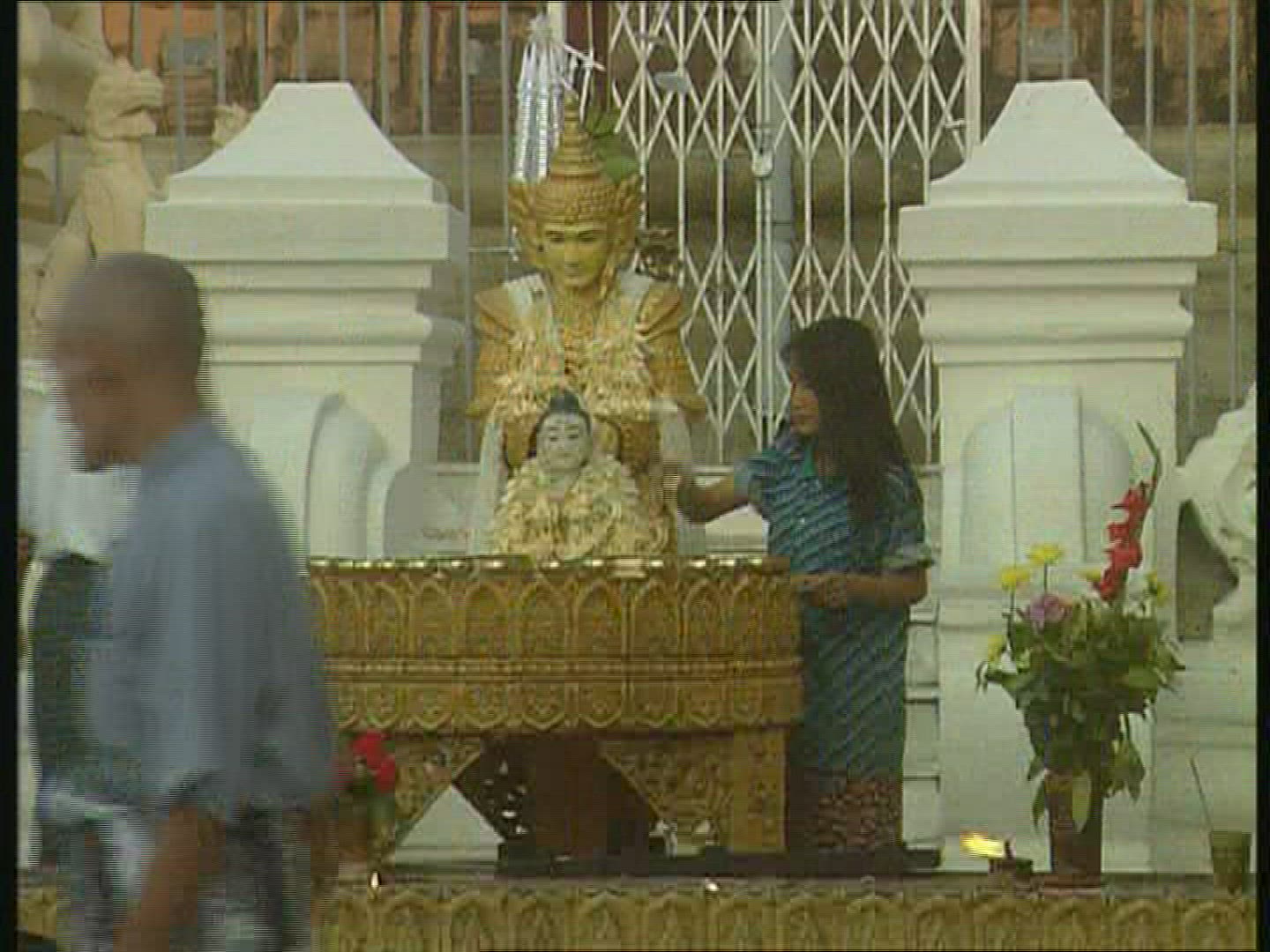728197739 / Ceremony / Pagoda / Rangoon / Myanmar