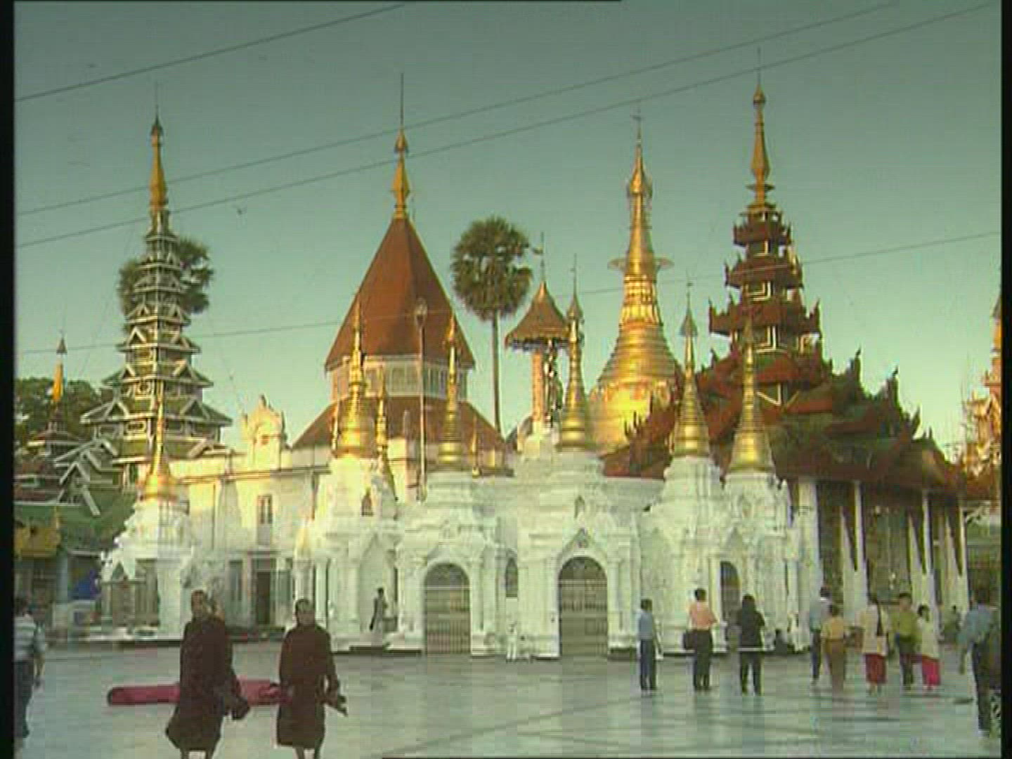 809250553 / Shwedagon Pagoda / Rangoon / Myanmar