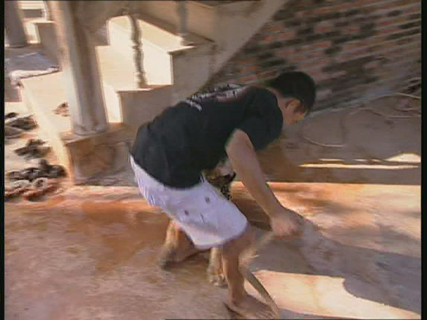 625380002 / Tiger / Animal Keeper / Thailand