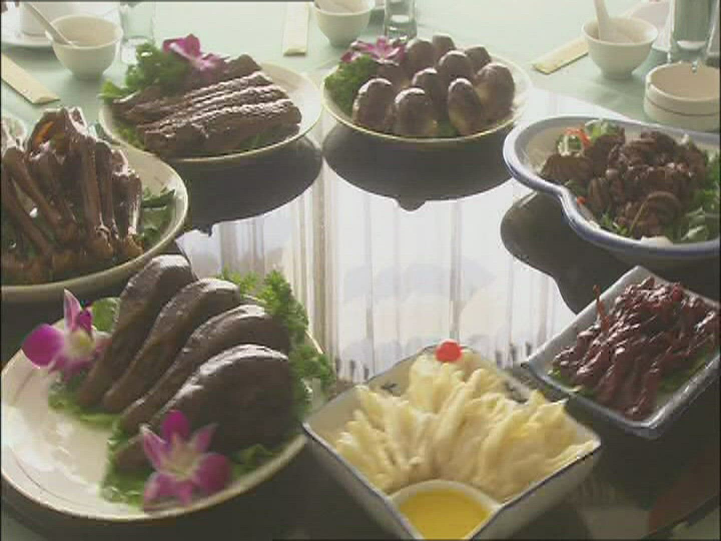 303029367 / Meal / Plate / China