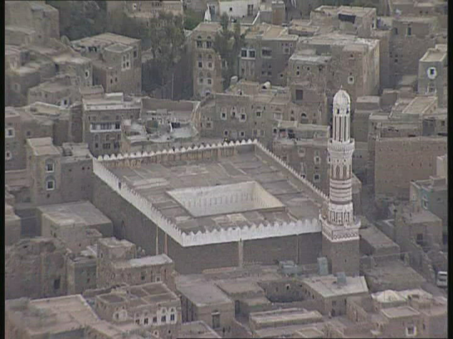 752302934 / City / Mountains / Yemen