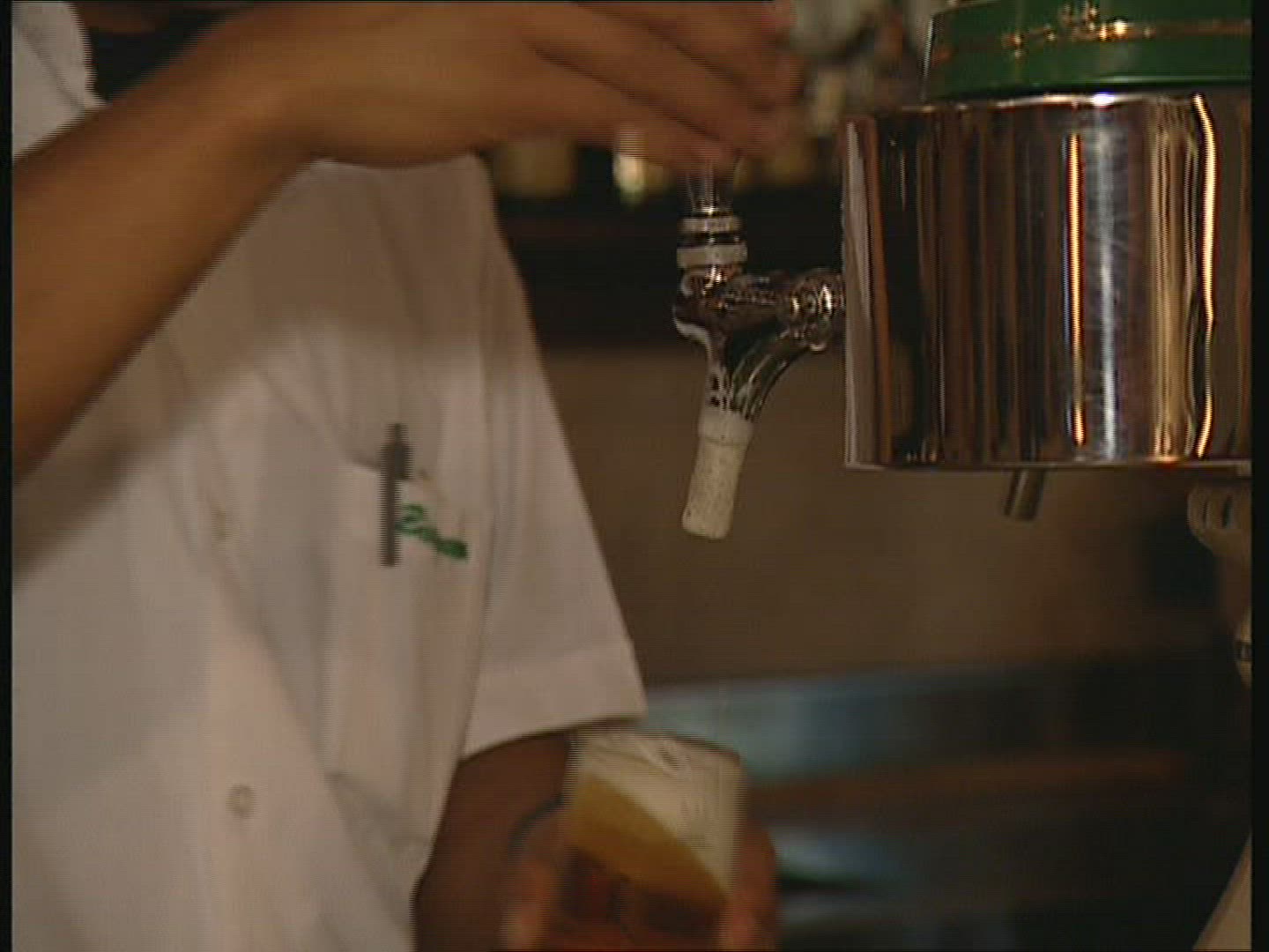 275236552 / Beer Garden / Hong Kong / China