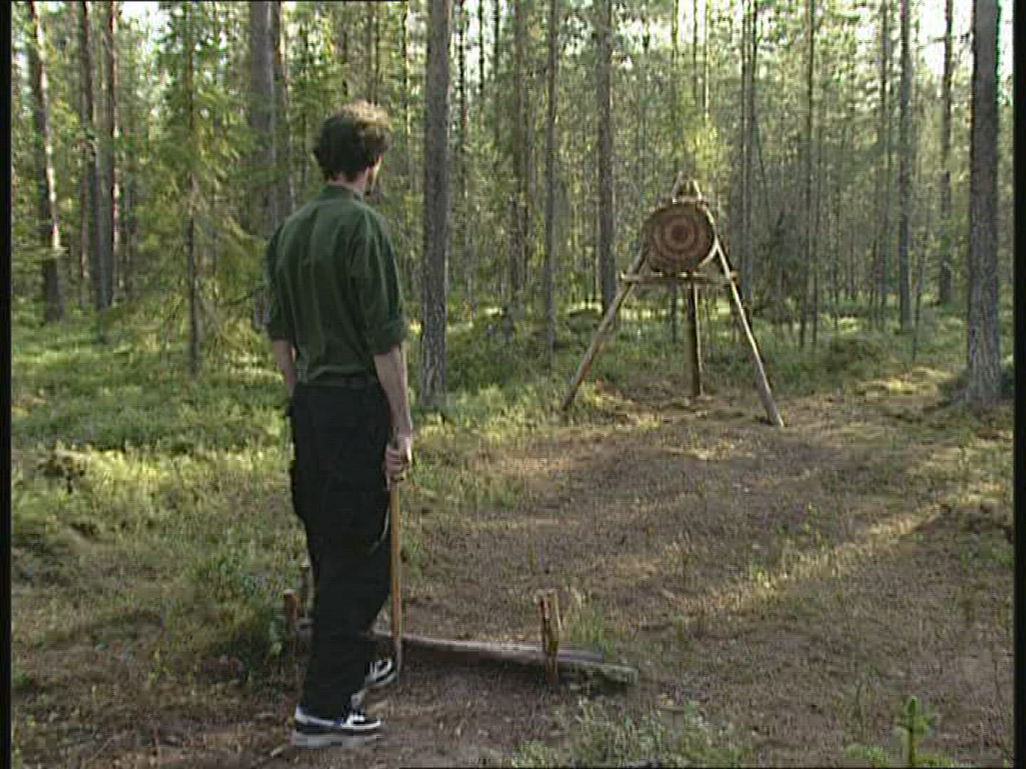 204701181 / Throwing an Axe / Sweden