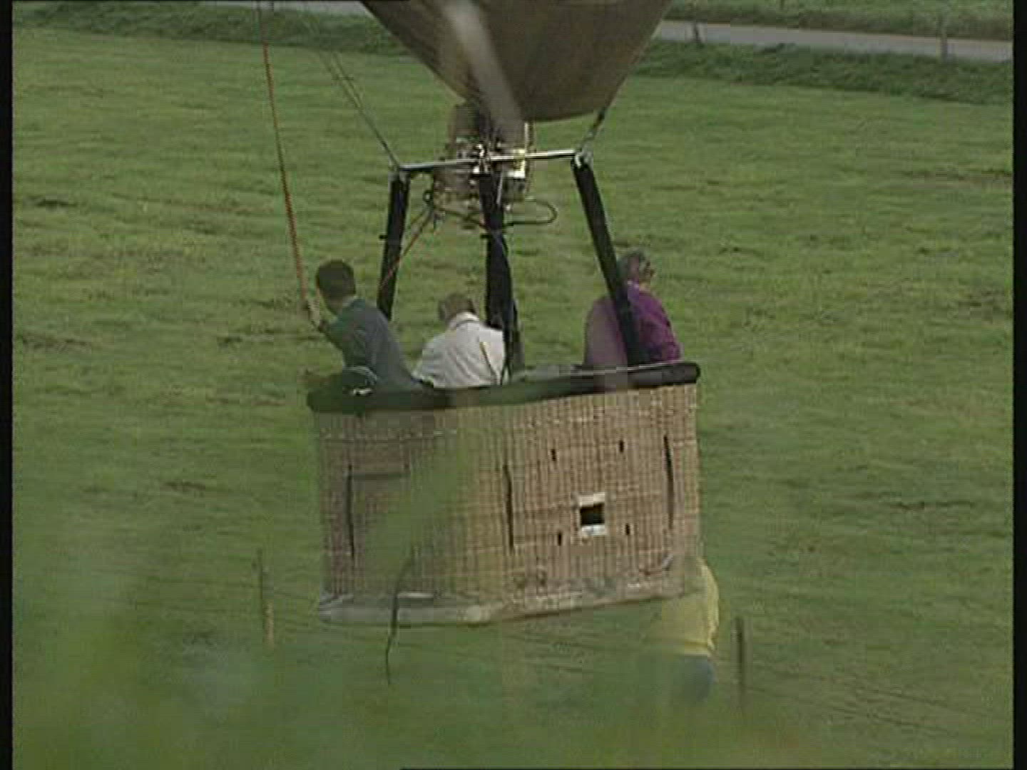 323911620 / Hot Air Balloon / Alpine Foreland / Germany