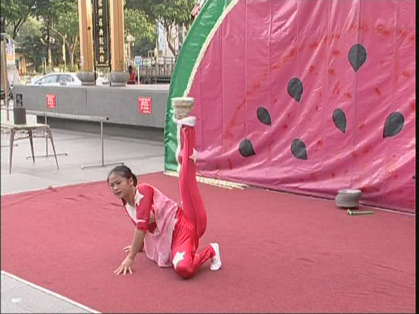 353324808 / Acrobatics / Street Artist / Singapore