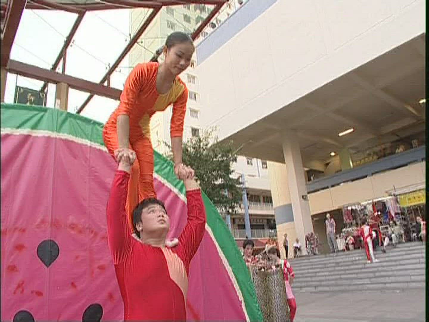300377993 / Acrobatics / Street Artist / Singapore