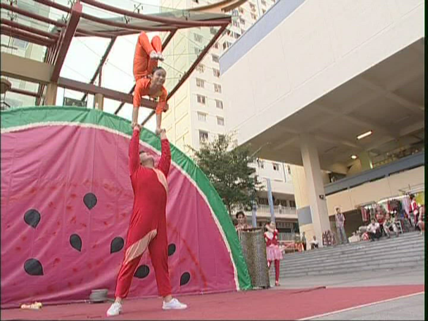 795249636 / Acrobatics / Street Artist / Singapore