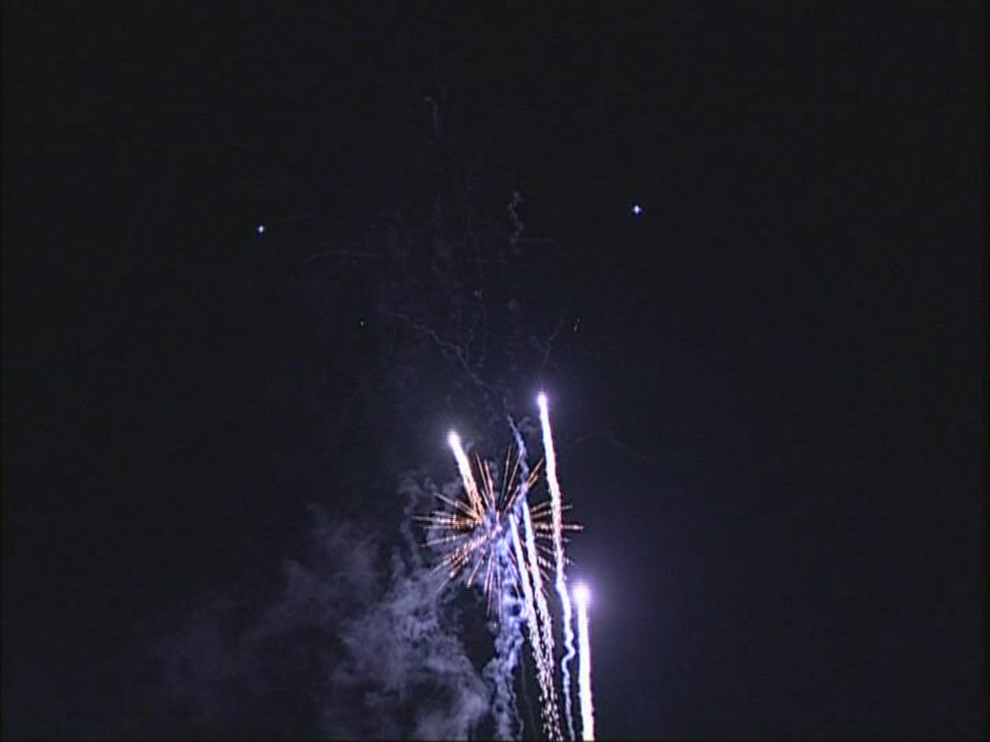 413428136 / Fireworks / Danube Festival / Budapest / Hungary