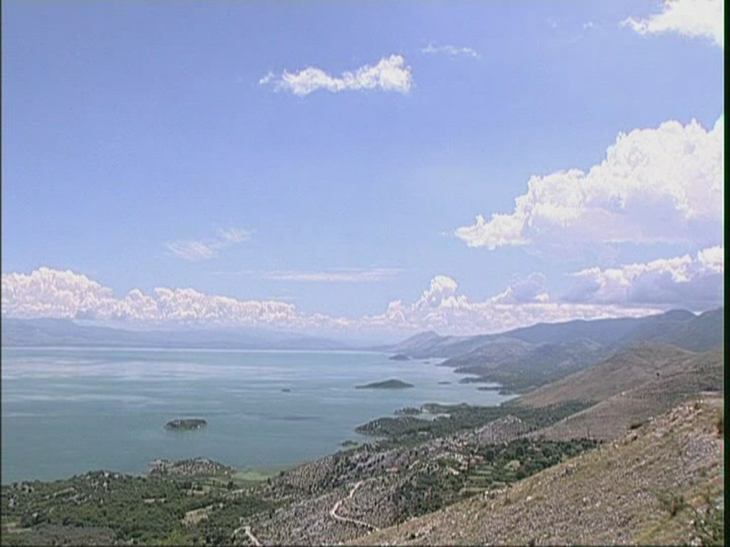 225673839 / Waterside / Lake Scutari / Montenegro
