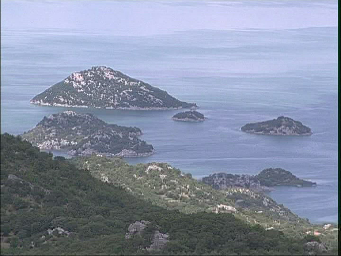 602225437 / Lake Scutari / Waterside / Montenegro