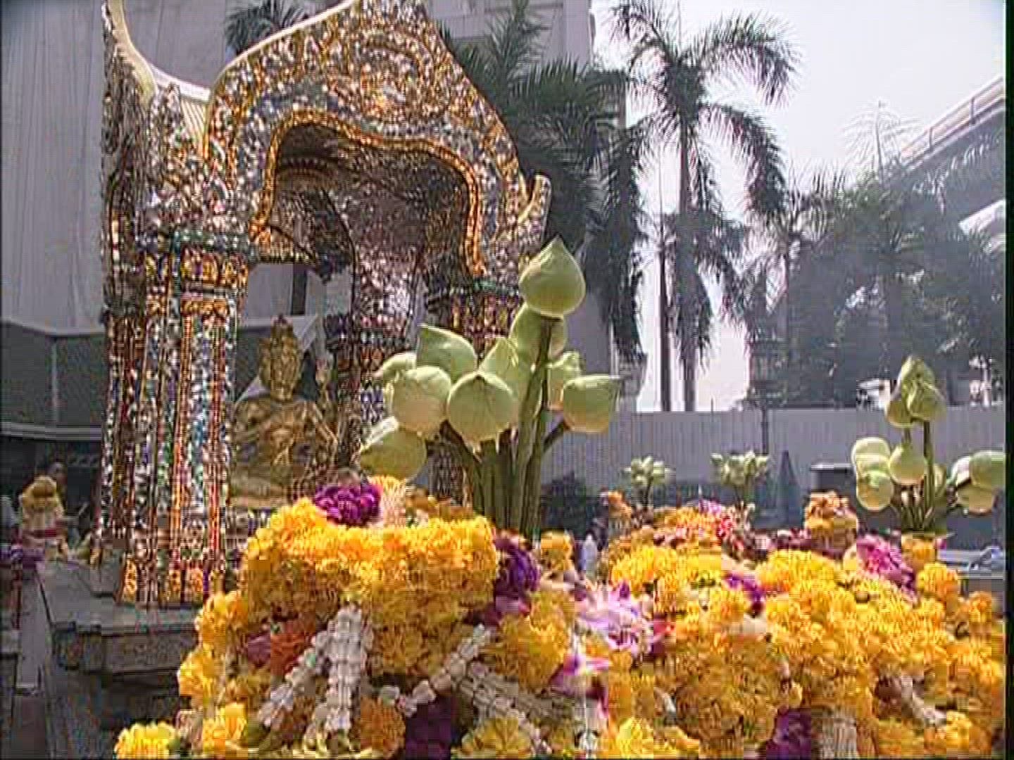 630886658 / Erawan Shrine / Bangkok / Thailand