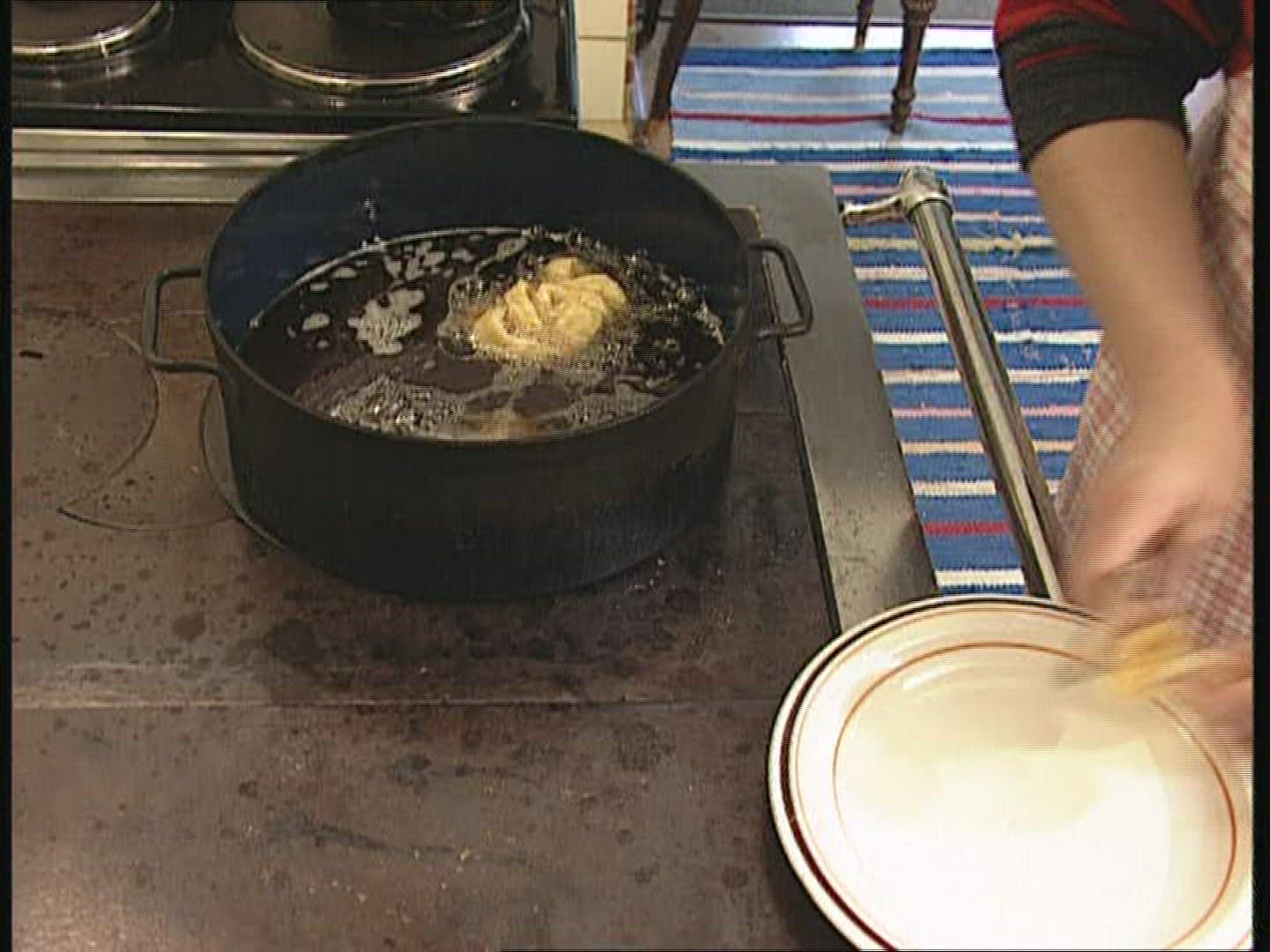 554341910 / Baking / Schneeballen / Upper Bavaria / Germany