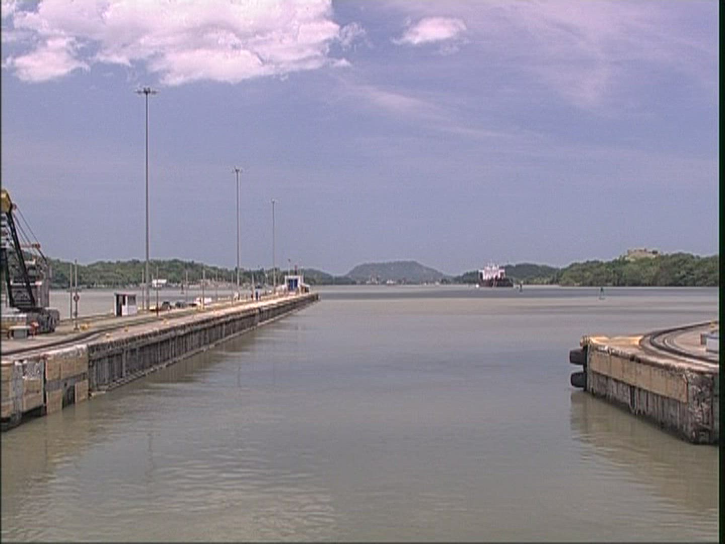 348509786 / Miraflores Lock / Panama
