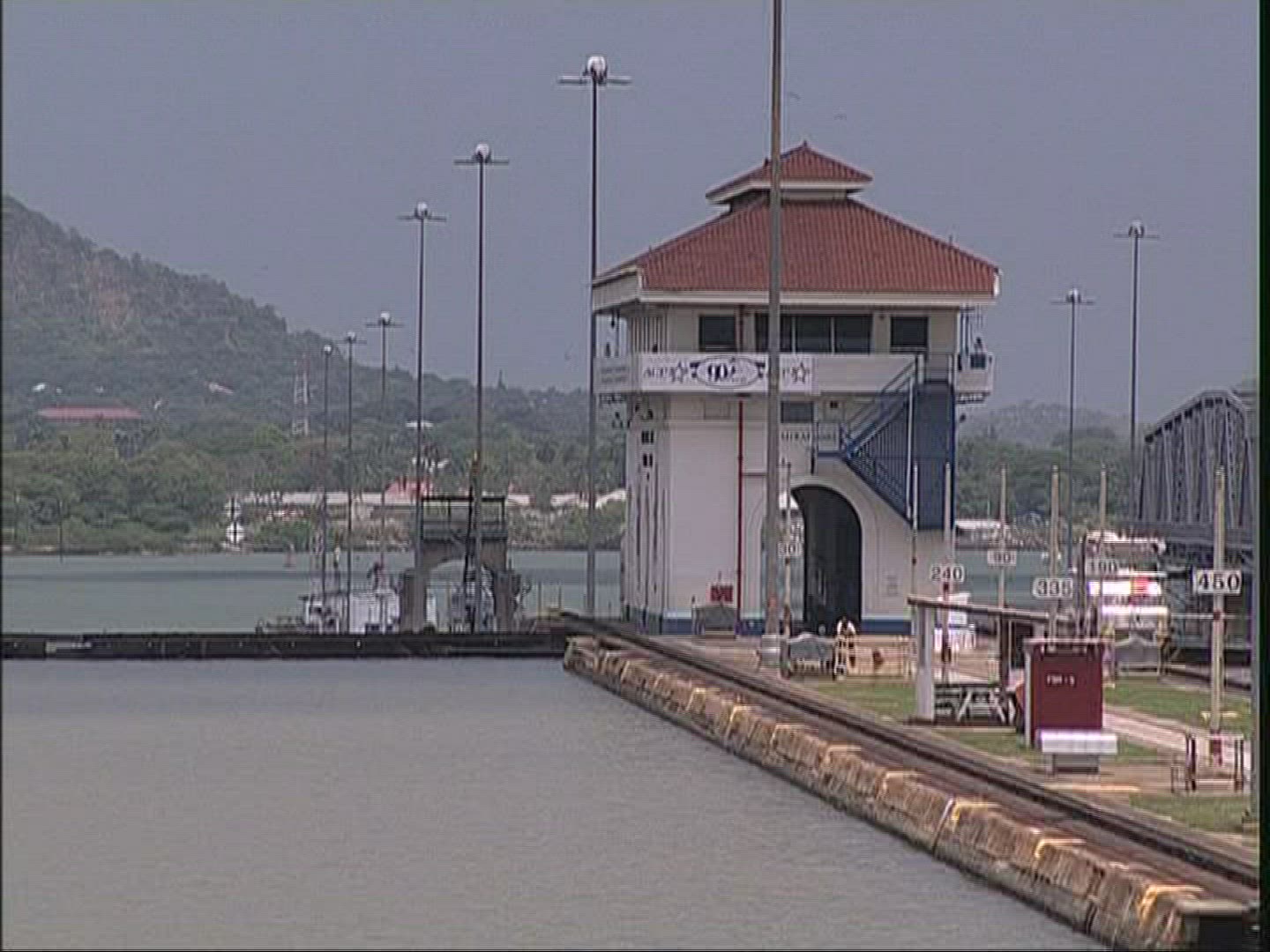 565135891 / Miraflores Lock / Panama