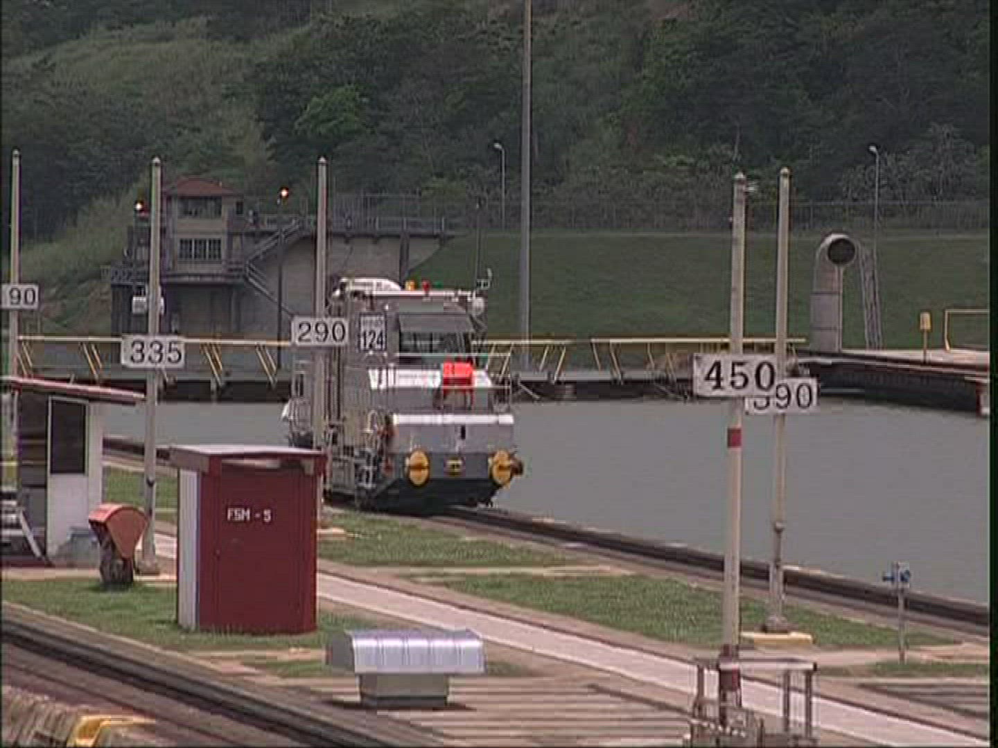 565705798 / Miraflores Lock / Panama