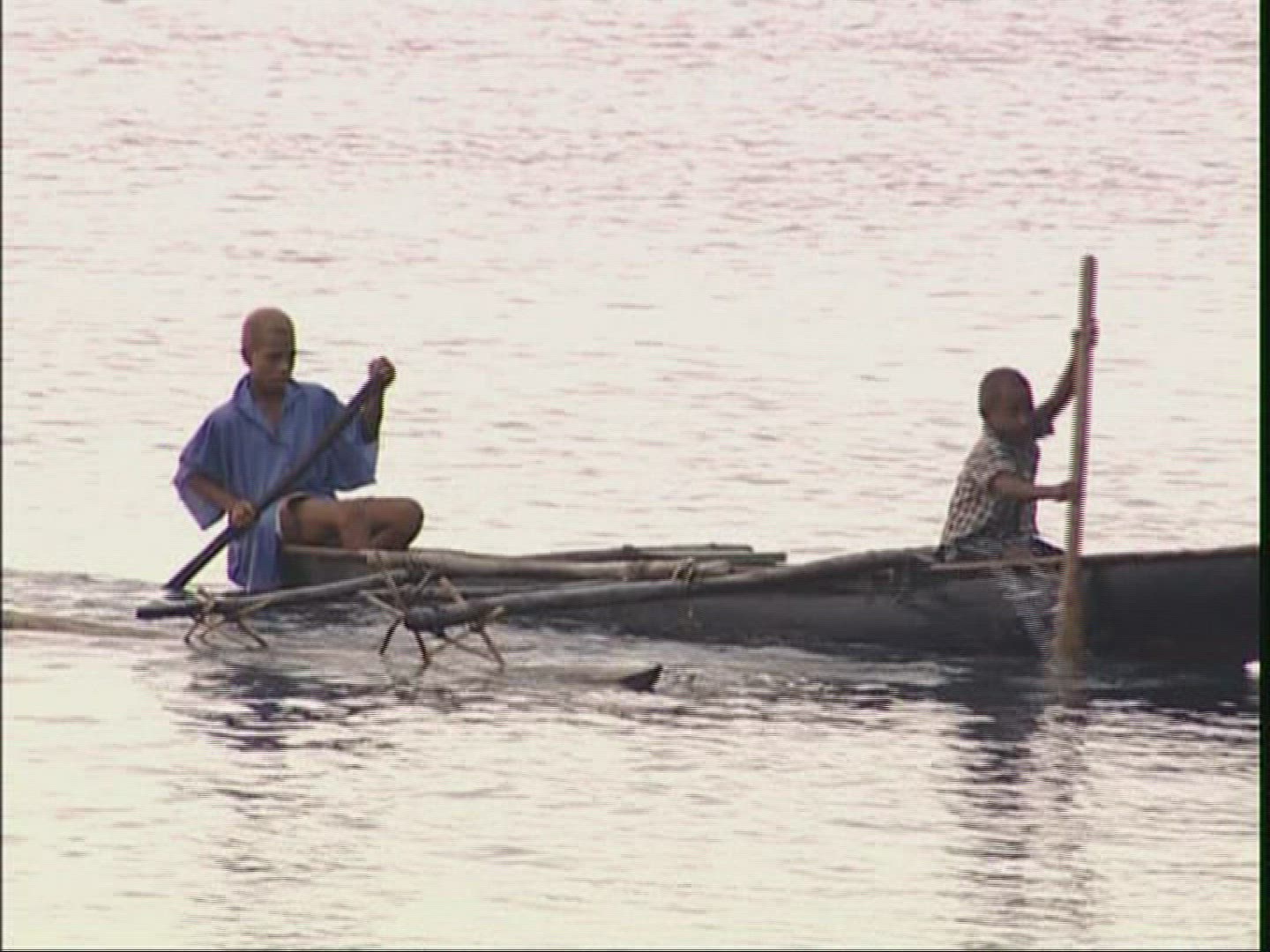 501590533 / Dugout Canoe / Paddling / Ambrym / Vanuatu