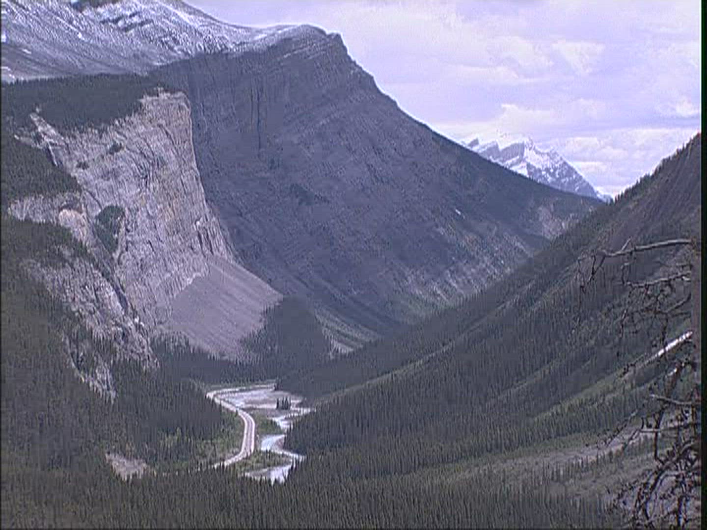 144237944 / Street / Mountains / Rocky Mountains / Canada