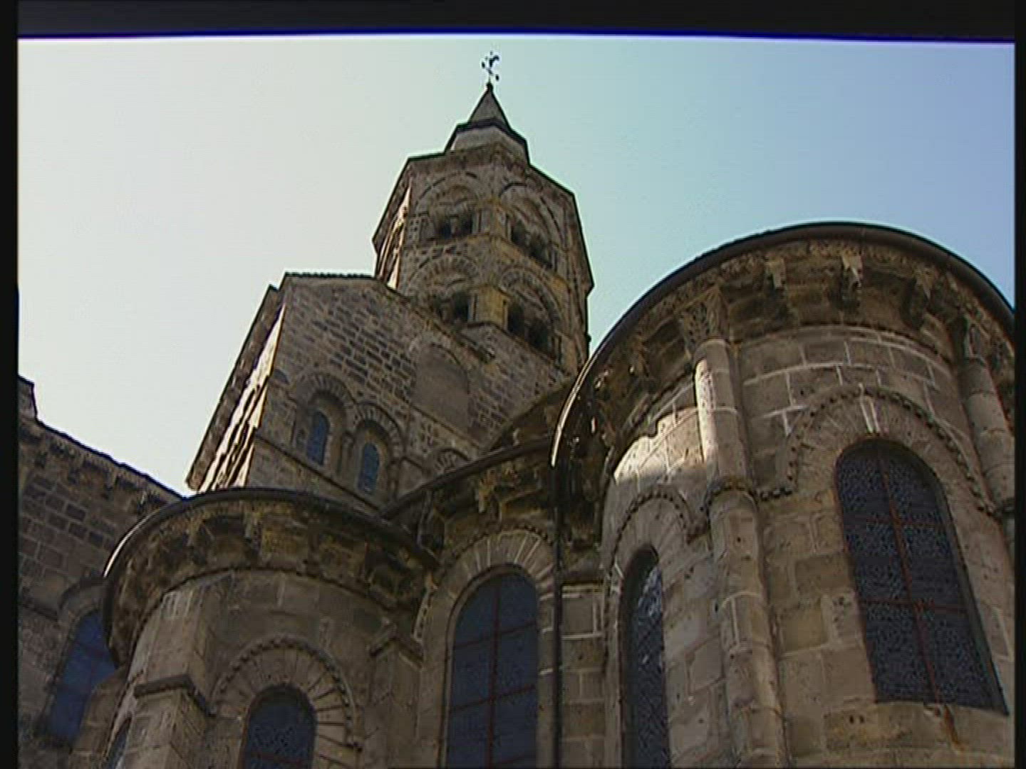 582733265 / Sacred Structure / Auvergne / France