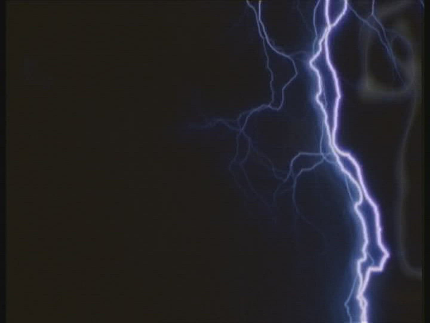 916539438 / Compositing / Lightning