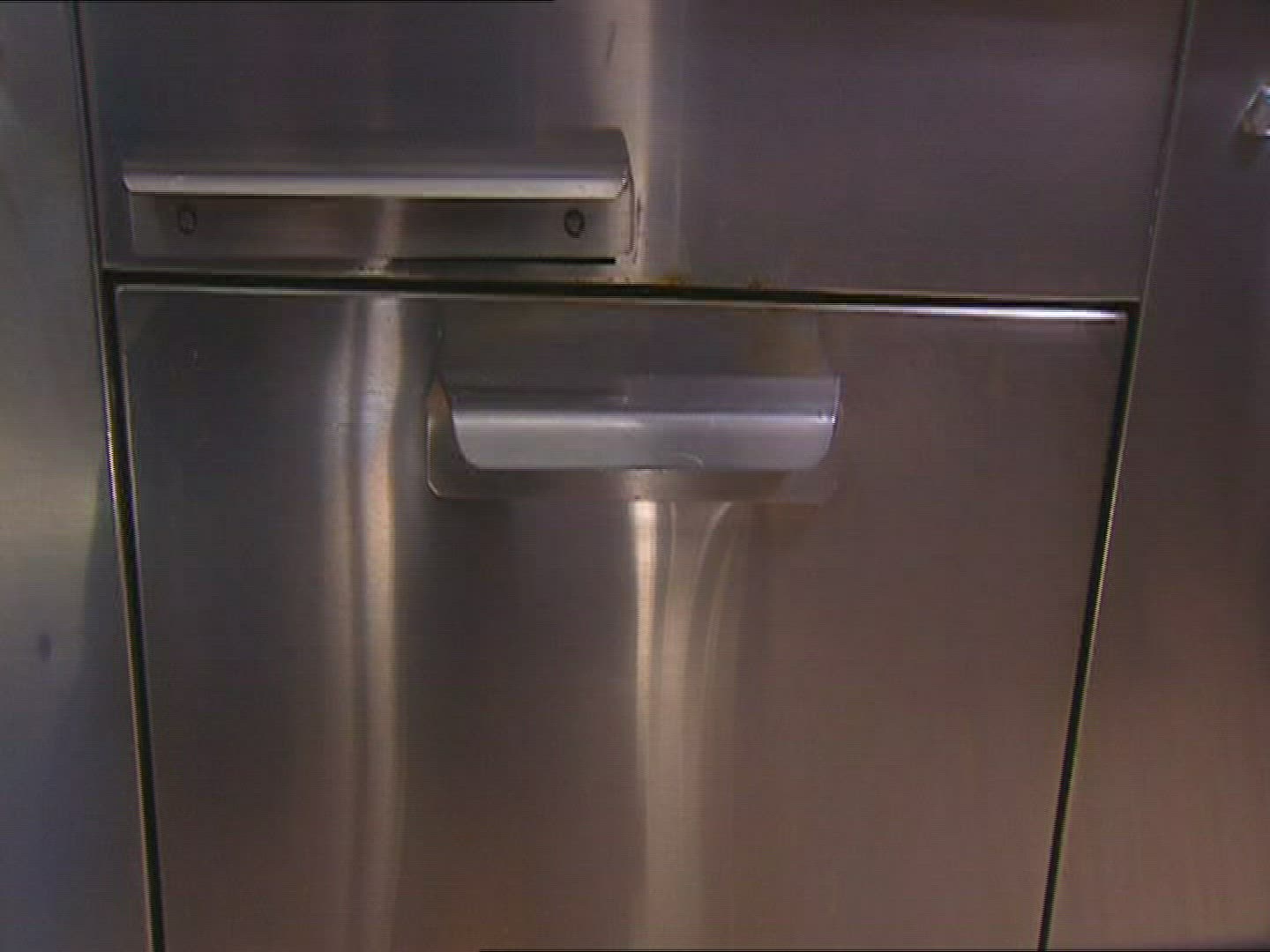 981787638 / Woman / Kitchen / Sea Alps / France