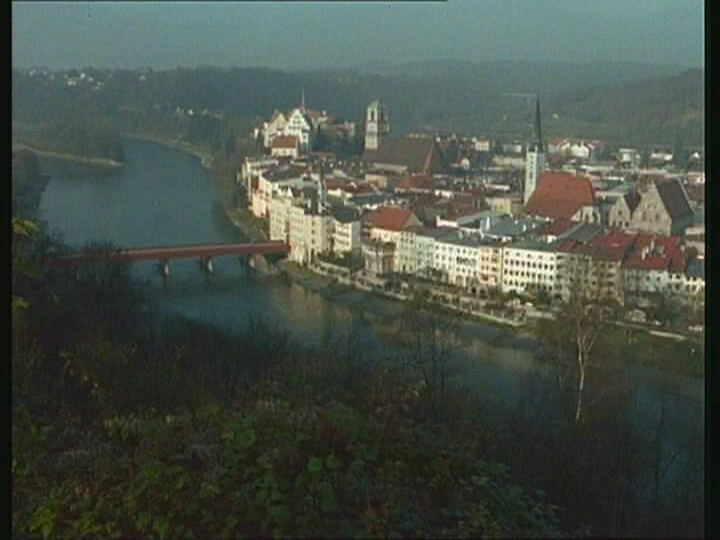 764985217 / Inn / River / City / Mid Europe