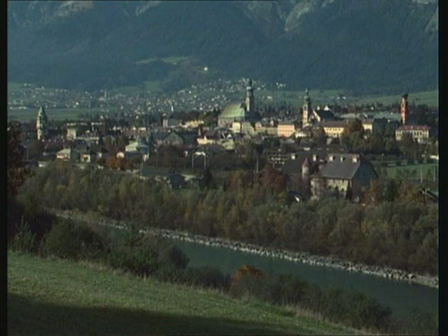 305164313 / Inn / River / City / Mid Europe