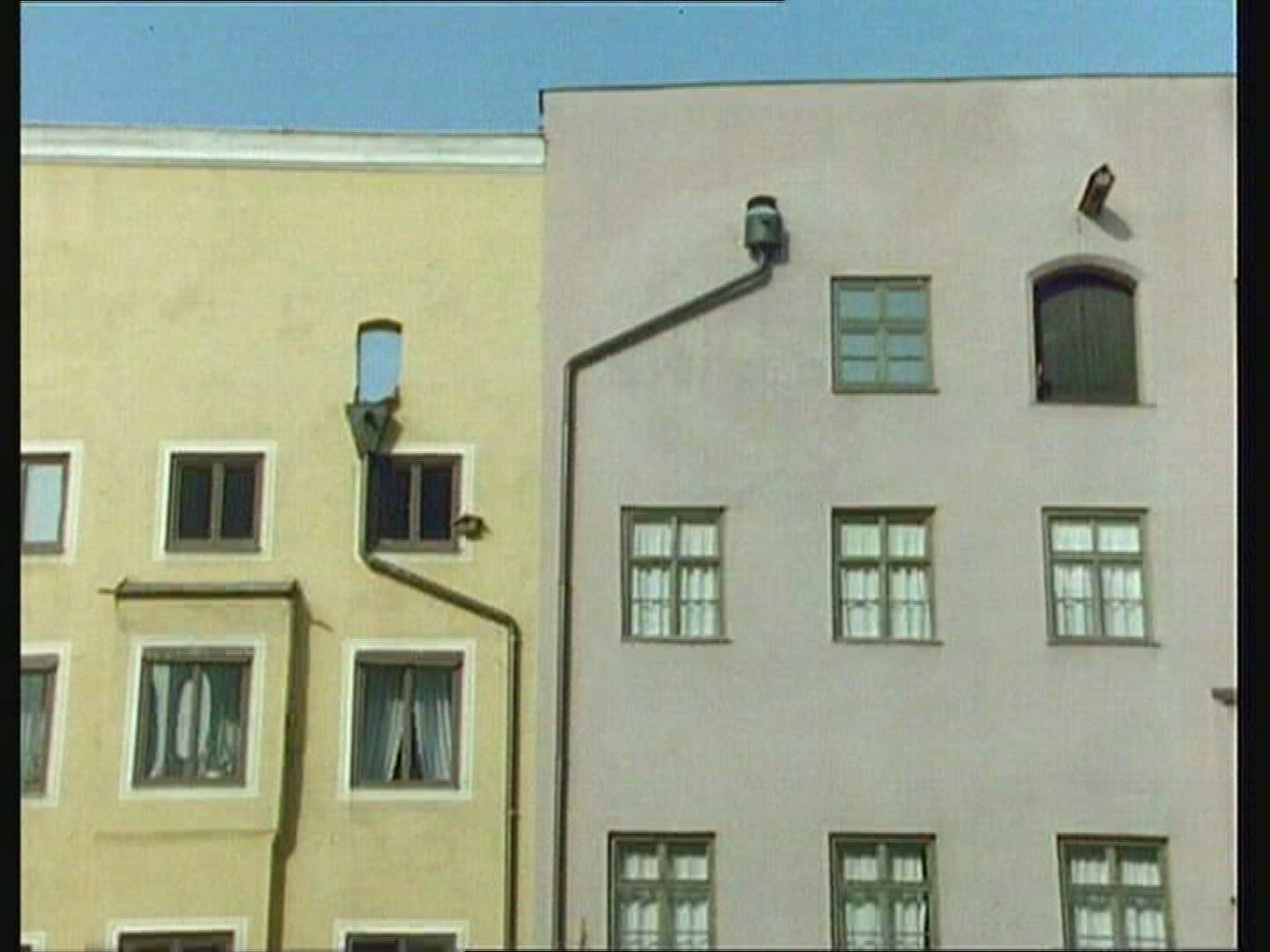 364207052 / Inn / River / City / Mid Europe