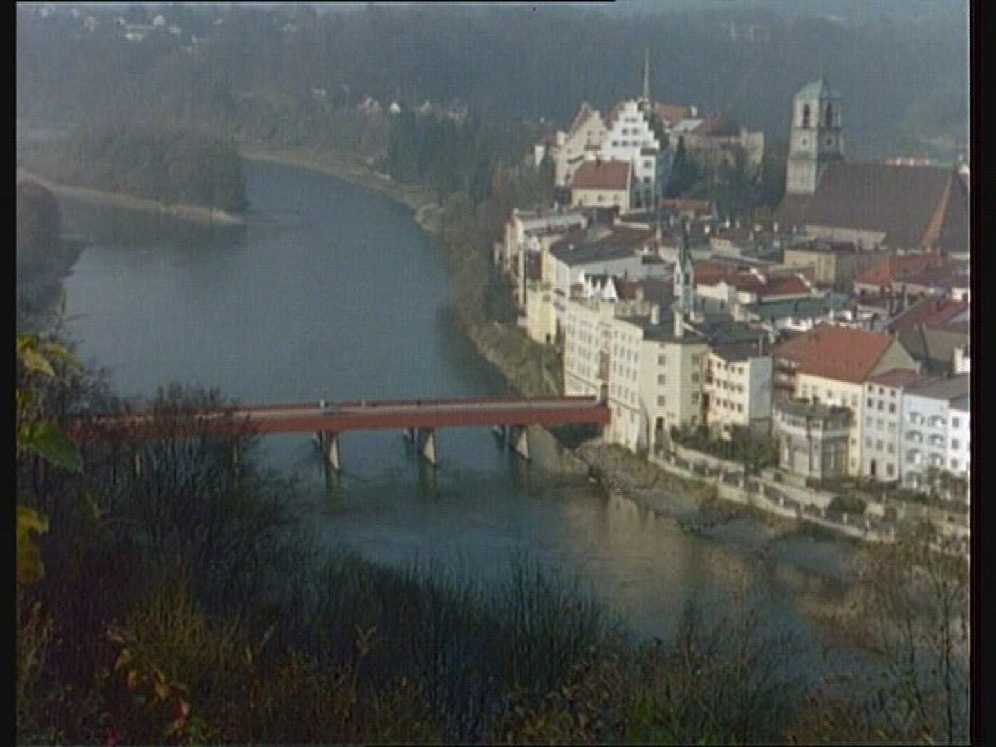 268547206 / Inn / River / City / Mid Europe