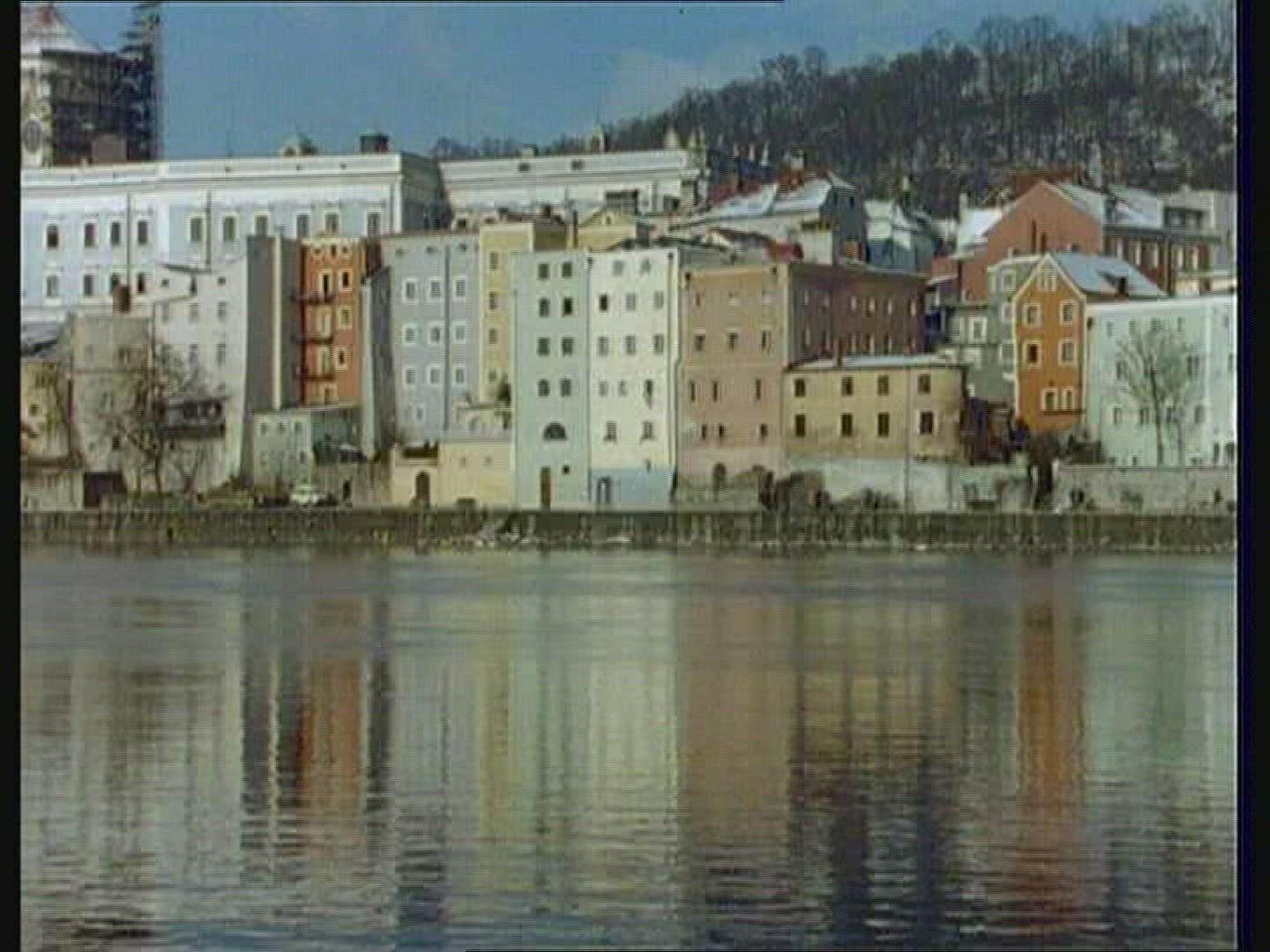 700777499 / Inn / River / City / Mid Europe