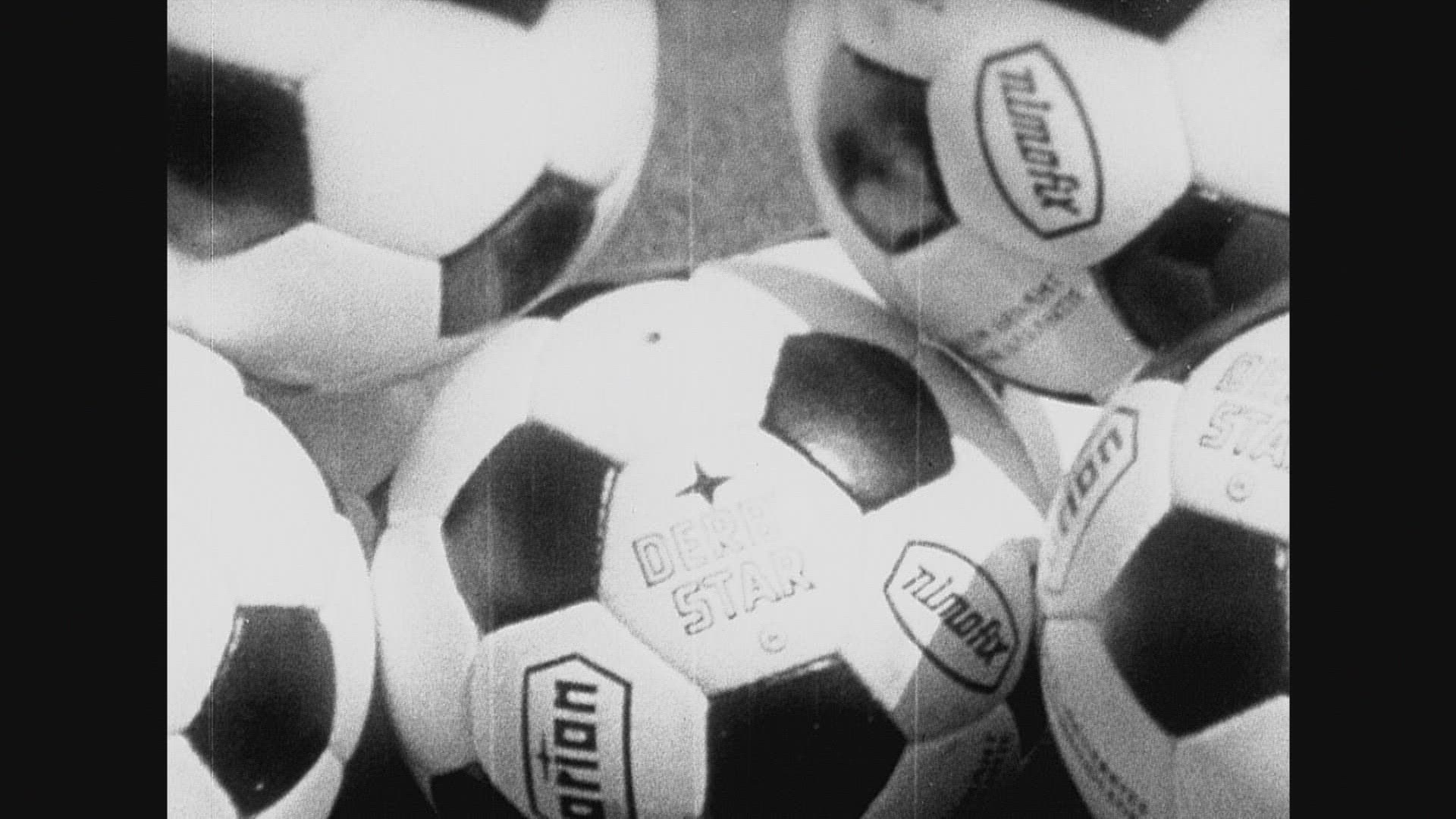 474003184 / Child / Dribbling / Football / 1965