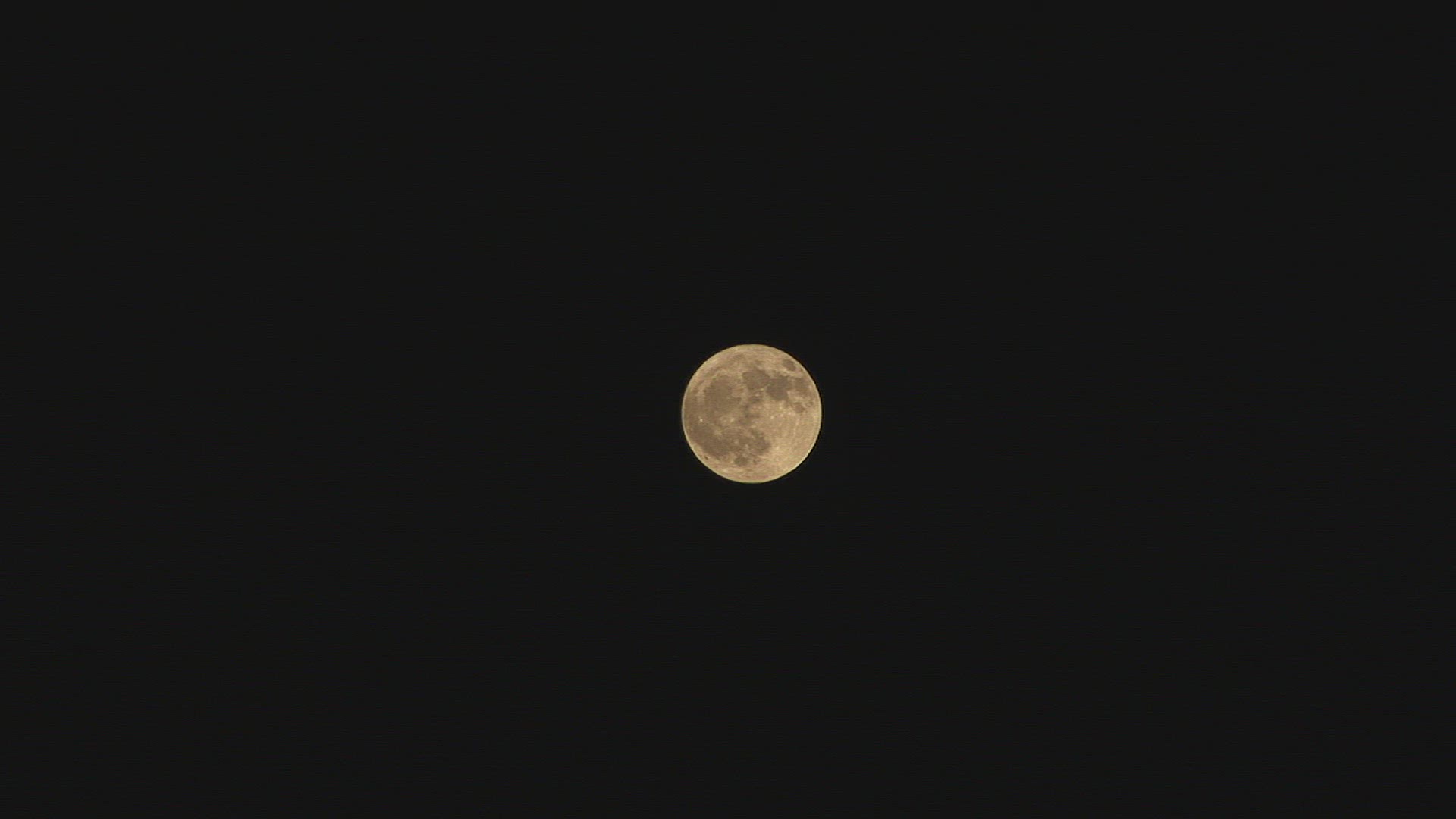 948100454 / Full Moon / Night / Tuscany / Italy