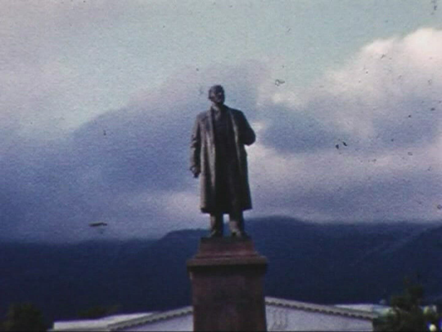 692898546 / Monument / Vladimir Lenin / 1959 / Yalta / Ukraine