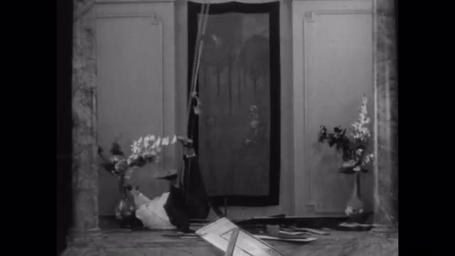 Piano Falls on Man (HD)